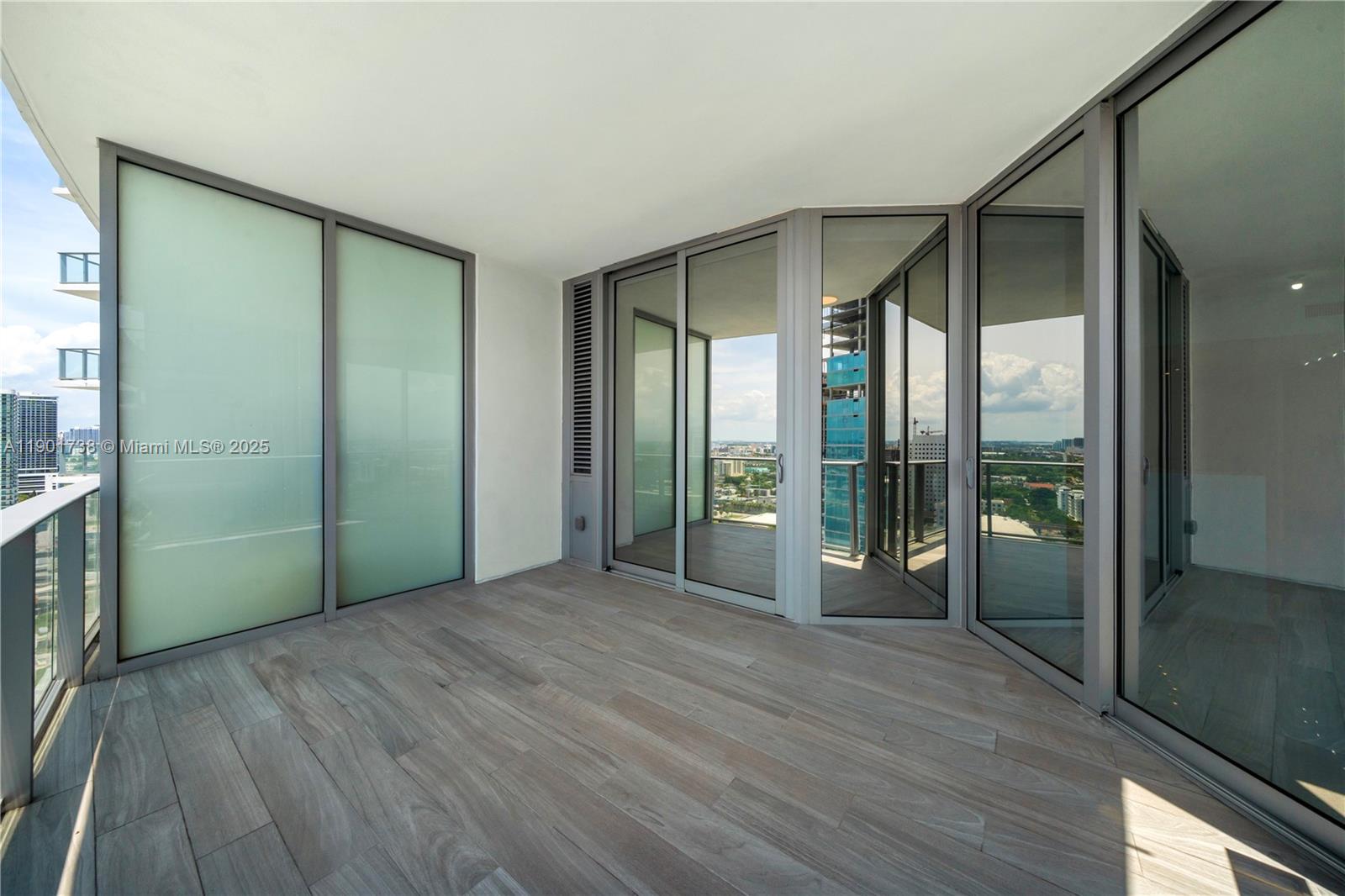 851 NE 1st AVE #2106, Miami FL 33132