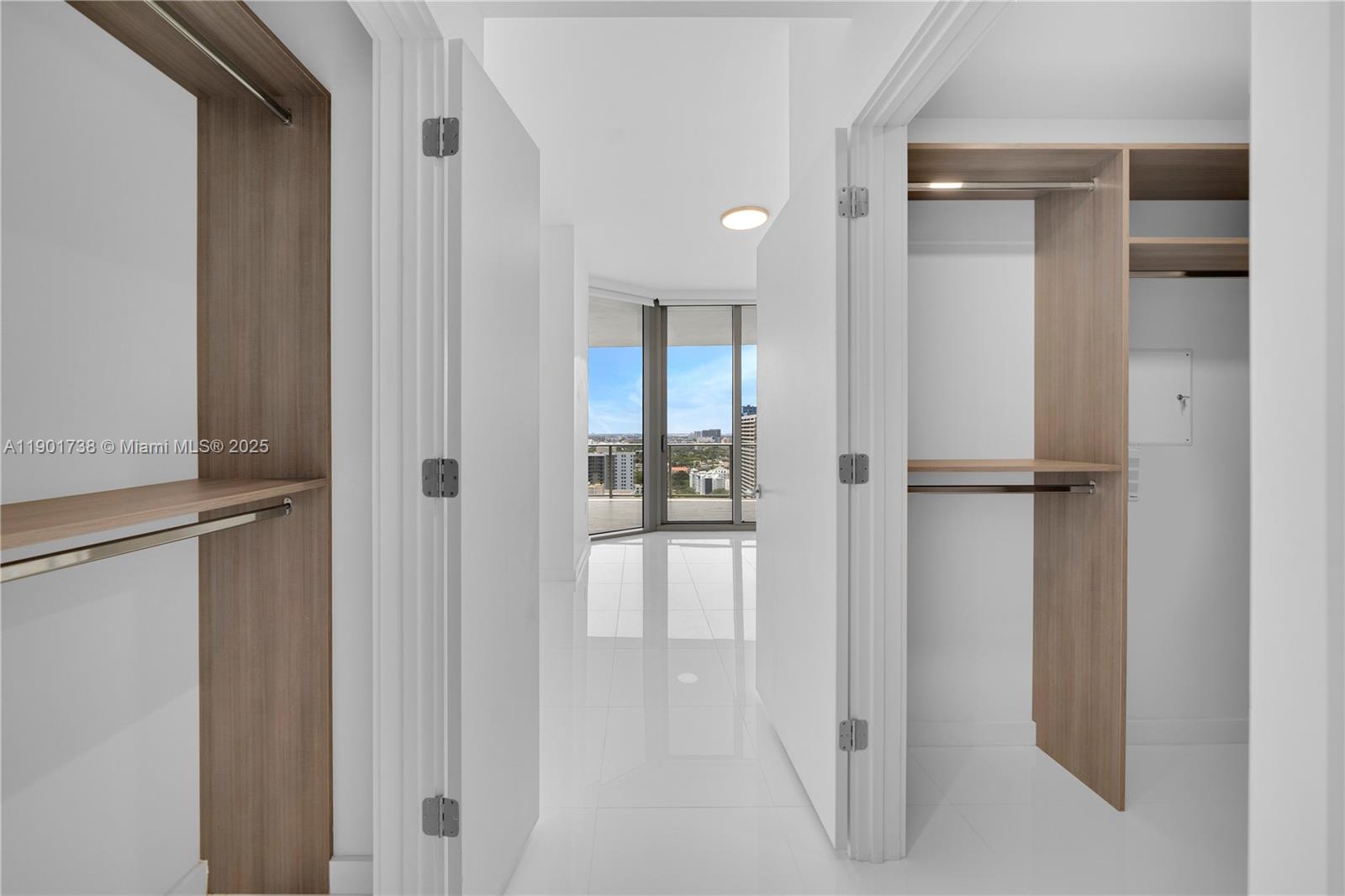 851 NE 1st AVE #2106, Miami FL 33132