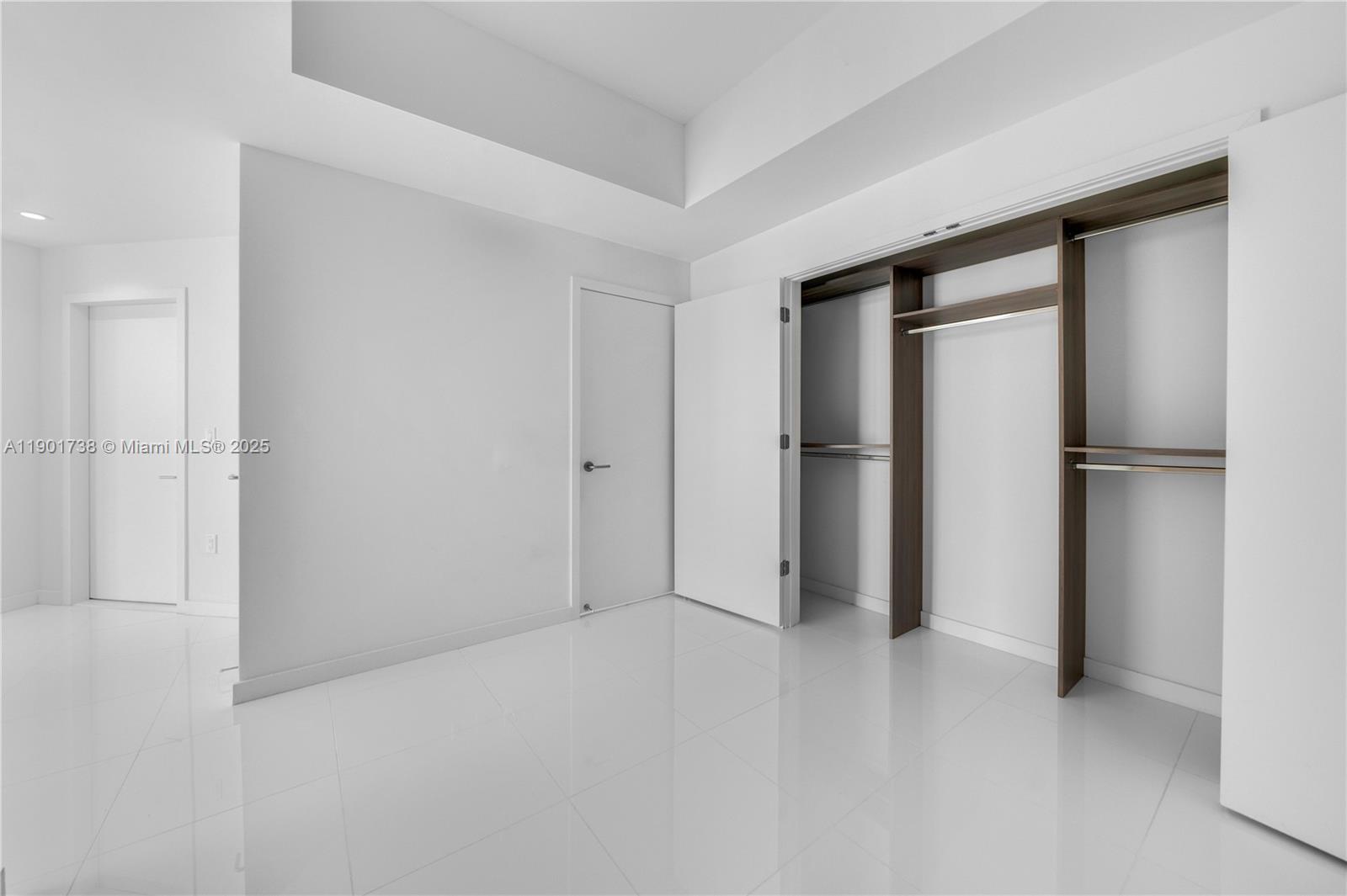 851 NE 1st AVE #2106, Miami FL 33132