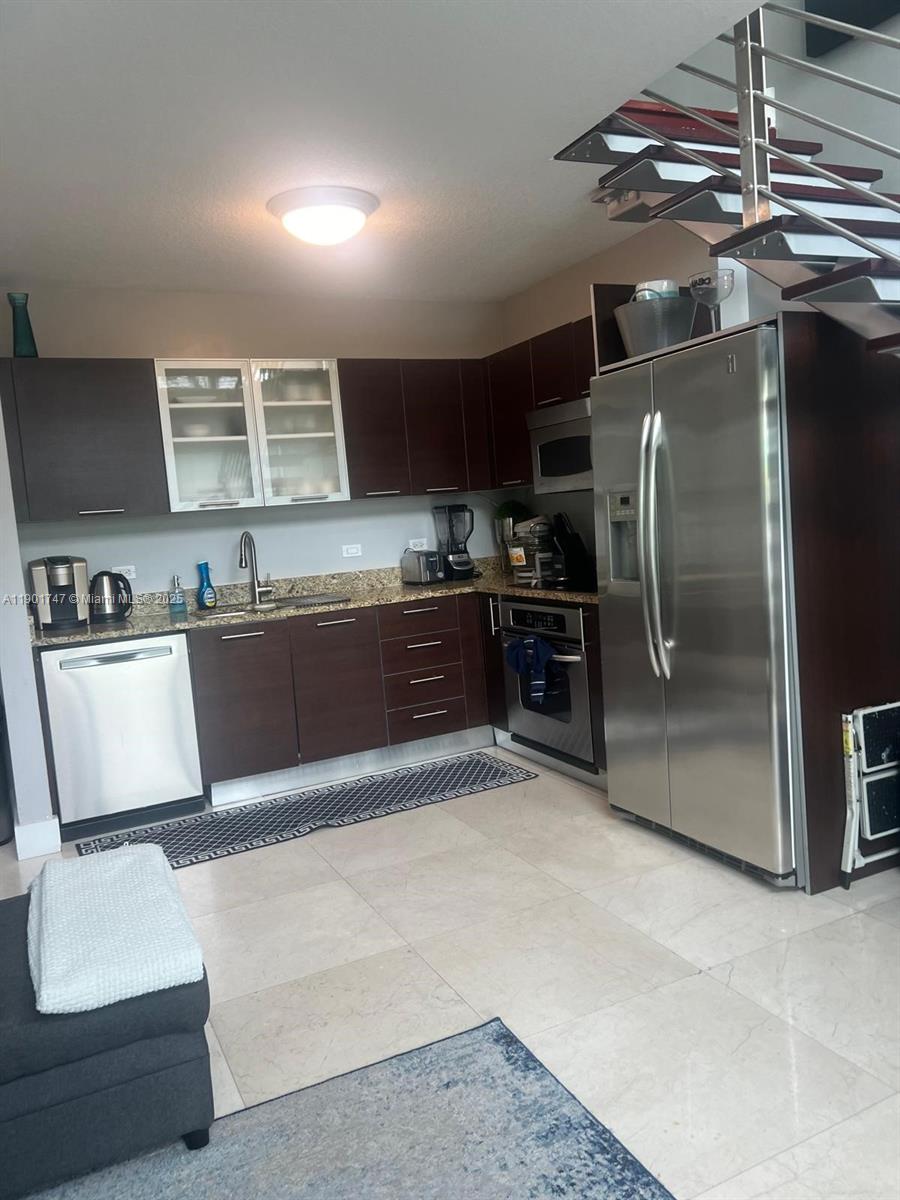 41 SE 5th St #705, Miami FL 33131