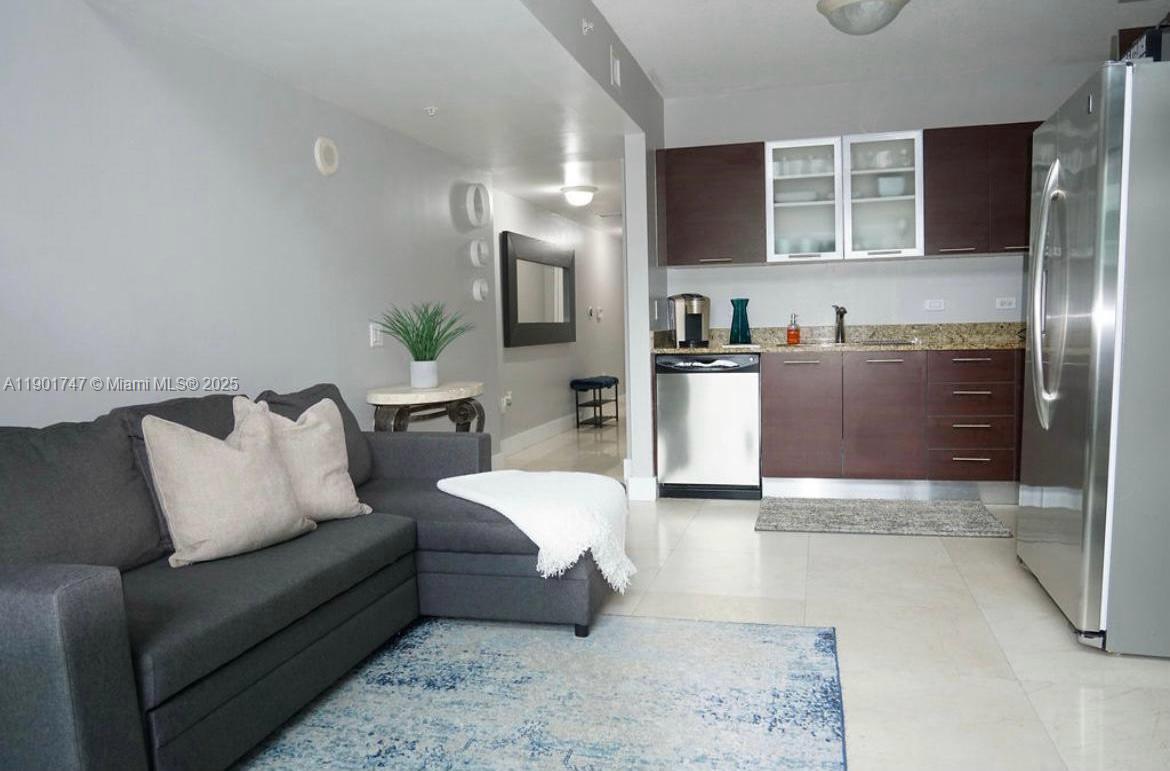 41 SE 5th St #705, Miami FL 33131