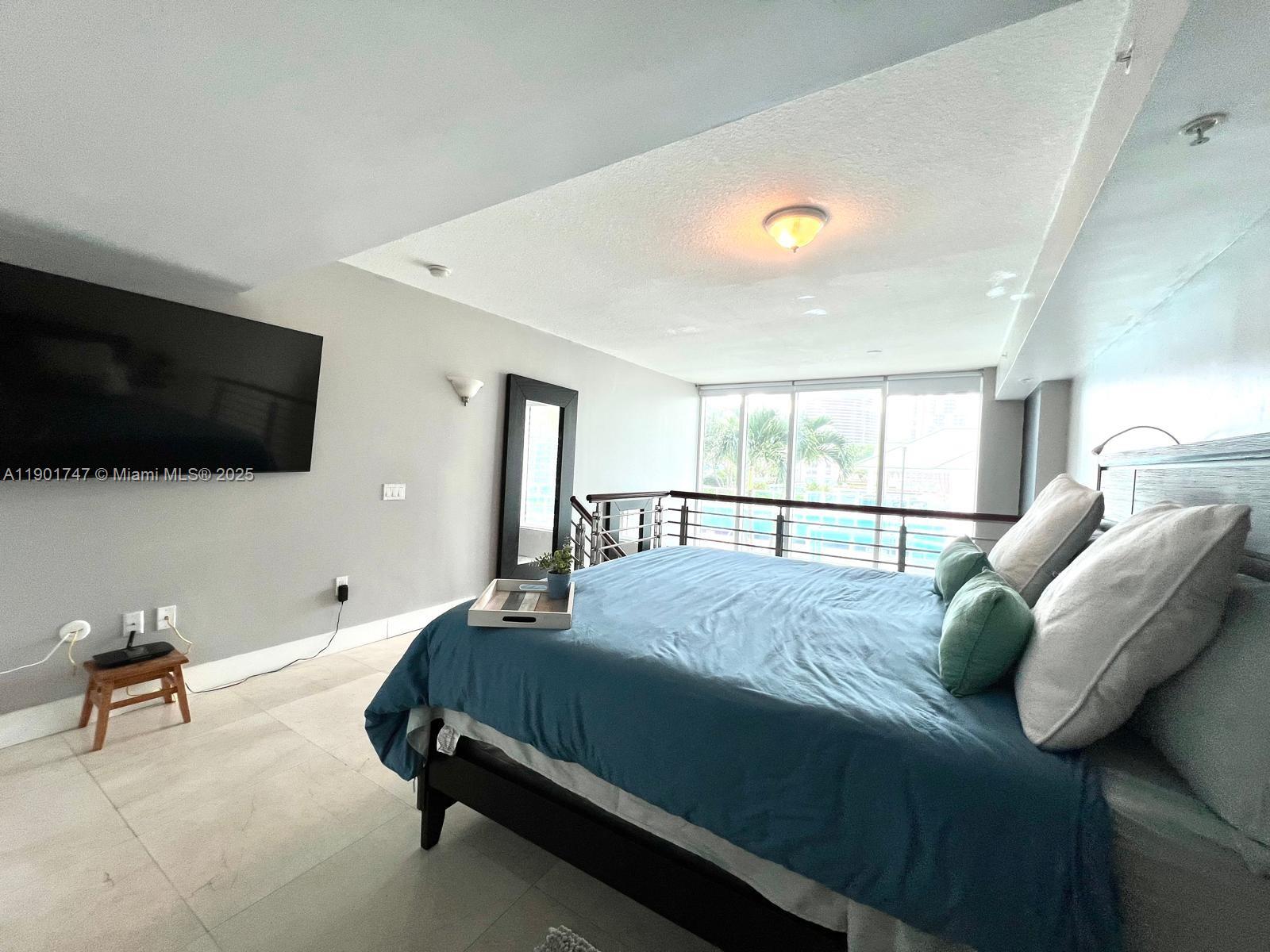 41 SE 5th St #705, Miami FL 33131
