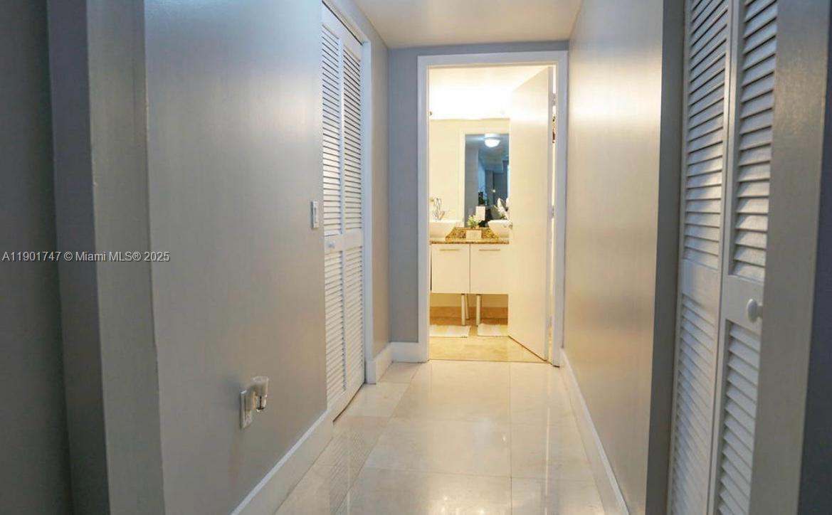 41 SE 5th St #705, Miami FL 33131