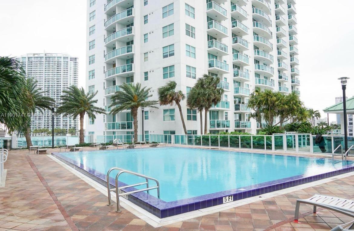 41 SE 5th St #705, Miami FL 33131