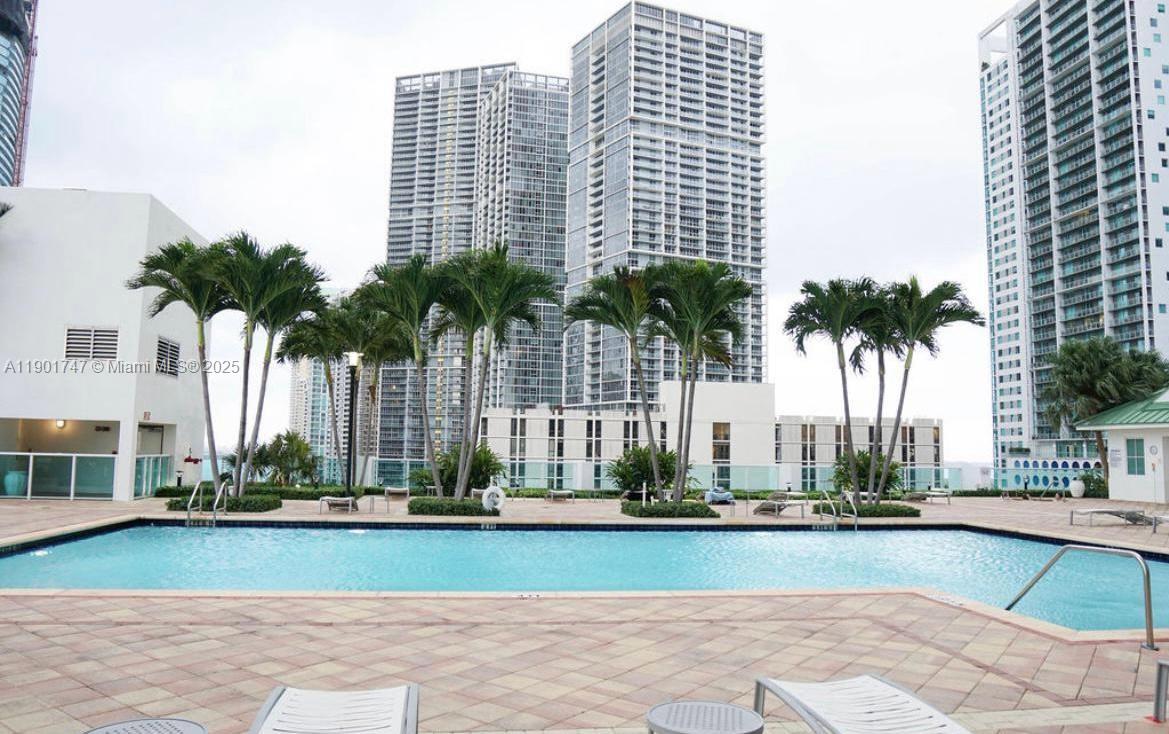 41 SE 5th St #705, Miami FL 33131