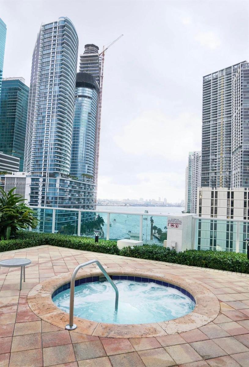 41 SE 5th St #705, Miami FL 33131