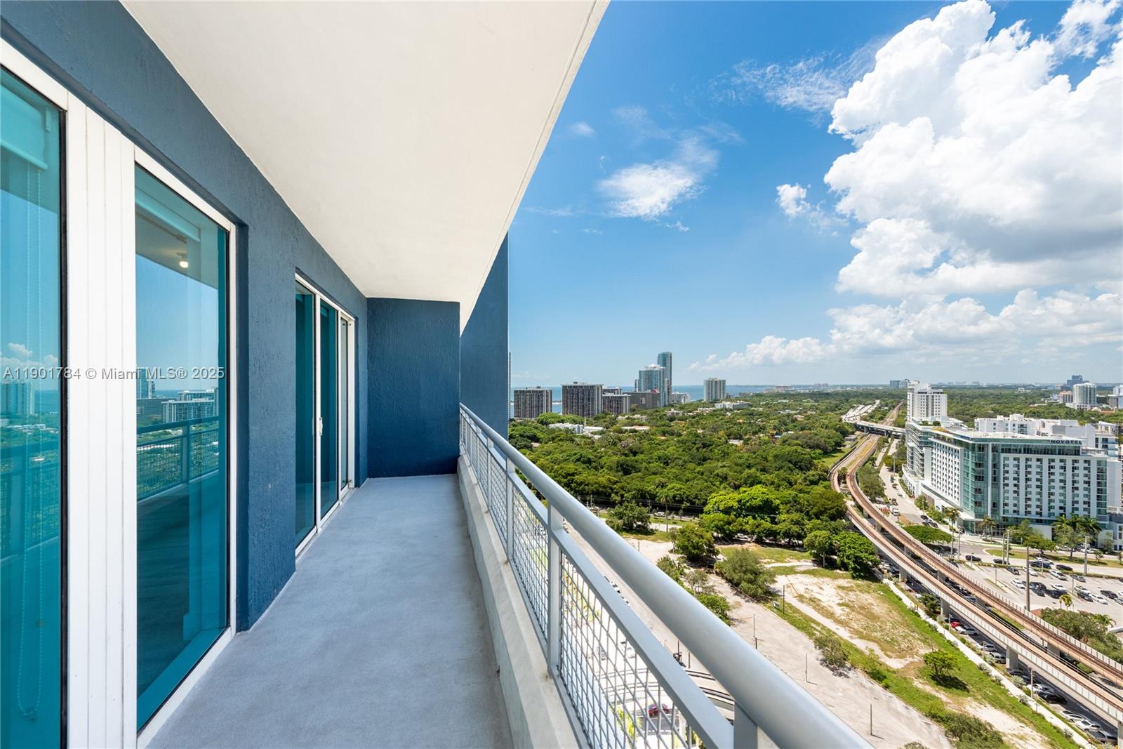 60 SW 13th St #2019, Miami FL 33130