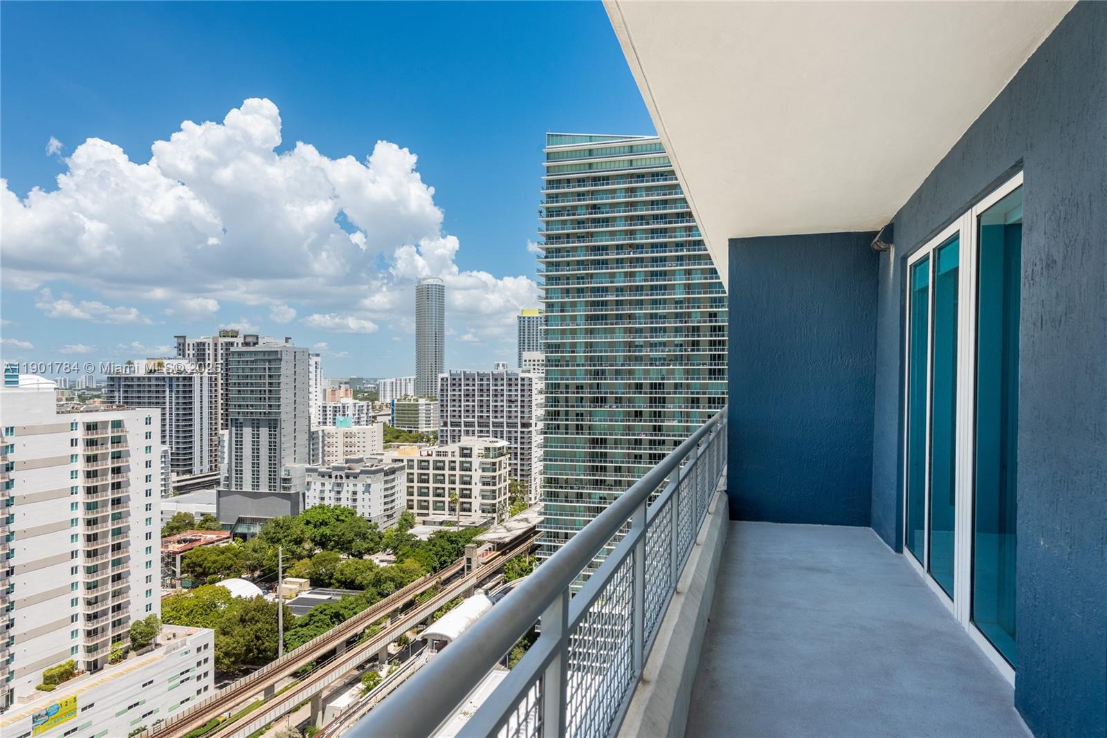 60 SW 13th St #2019, Miami FL 33130