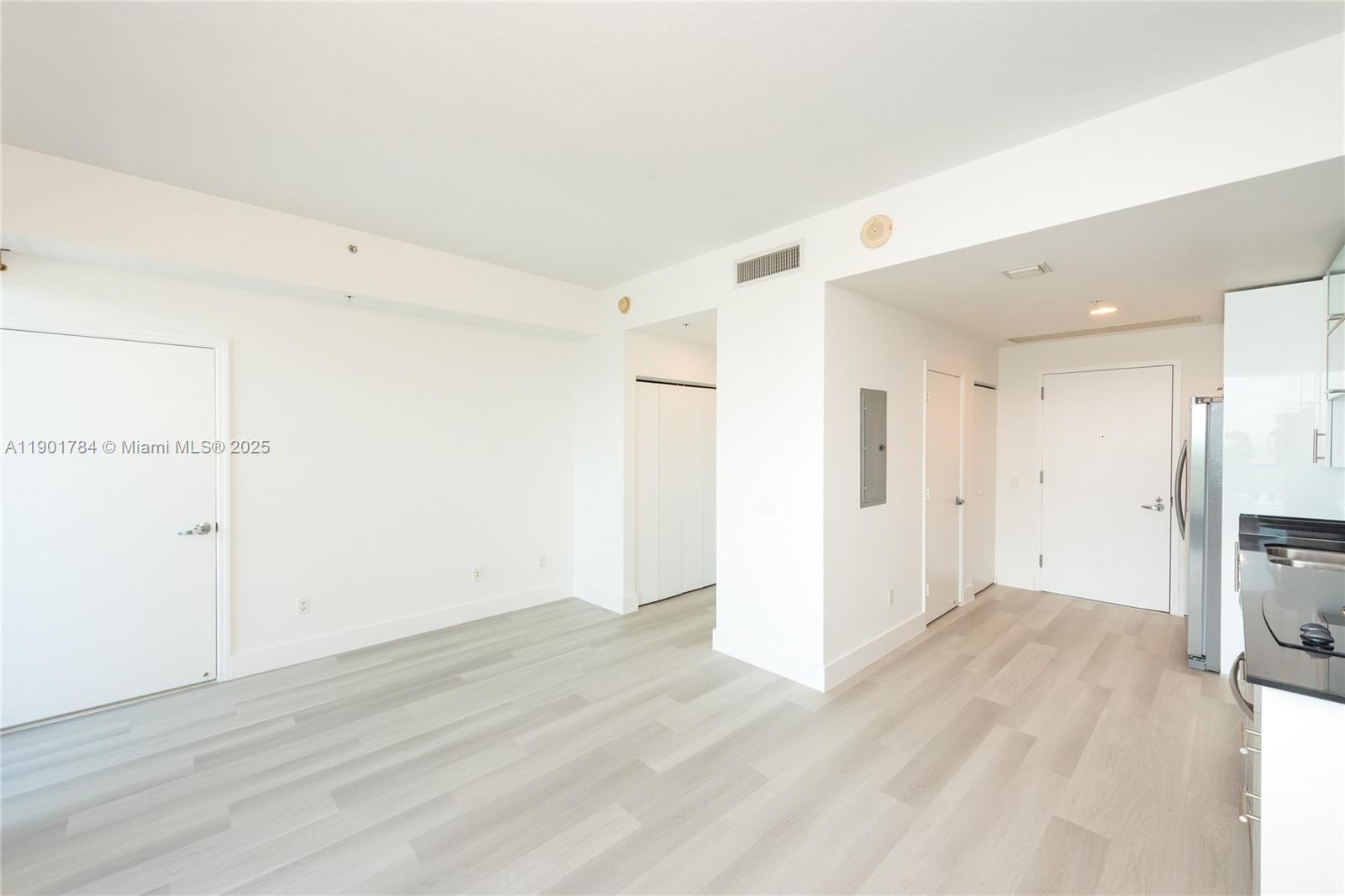 60 SW 13th St #2019, Miami FL 33130