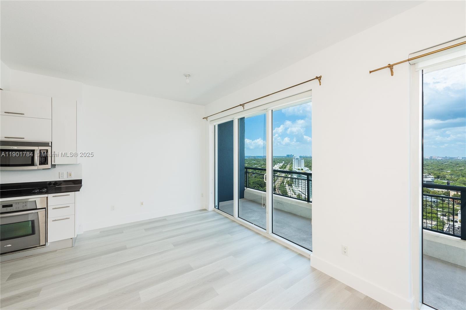 60 SW 13th St #2019, Miami FL 33130