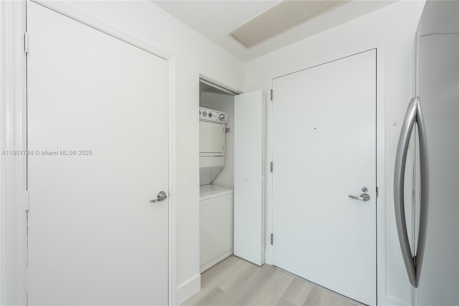60 SW 13th St #2019, Miami FL 33130