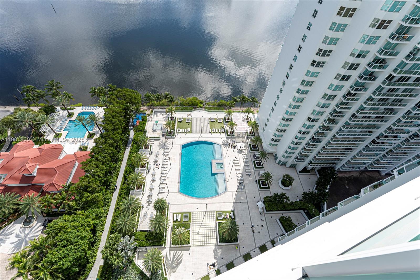 3301 NE 183rd St #2405, Aventura FL 33160