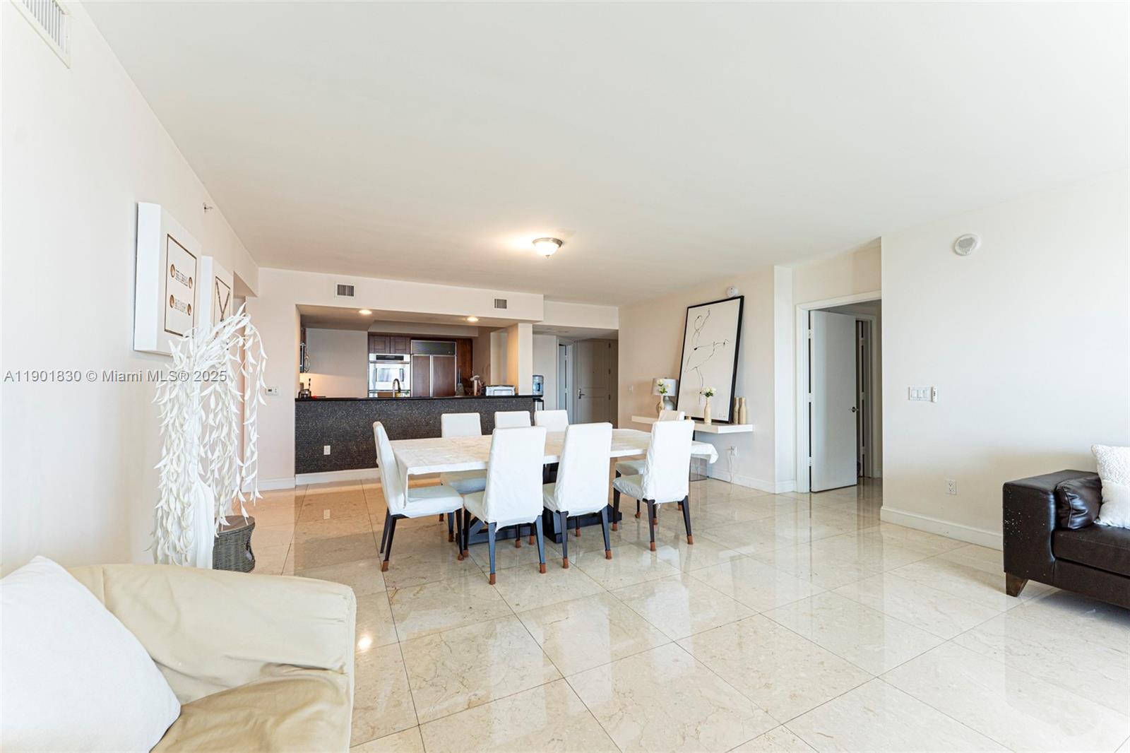 3301 NE 183rd St #2405, Aventura FL 33160