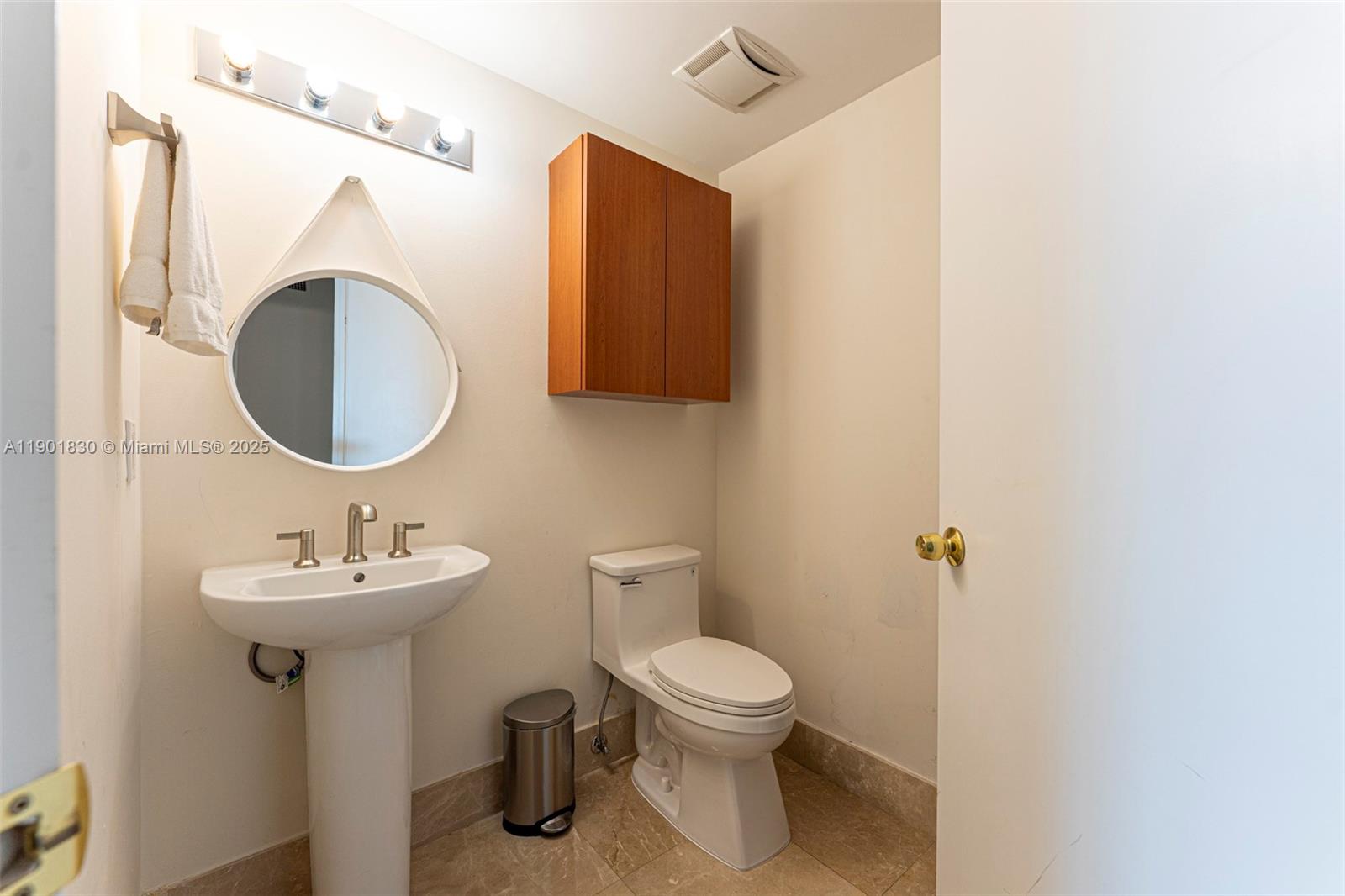 3301 NE 183rd St #2405, Aventura FL 33160