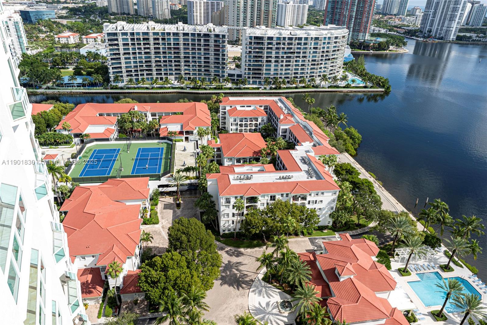 3301 NE 183rd St #2405, Aventura FL 33160