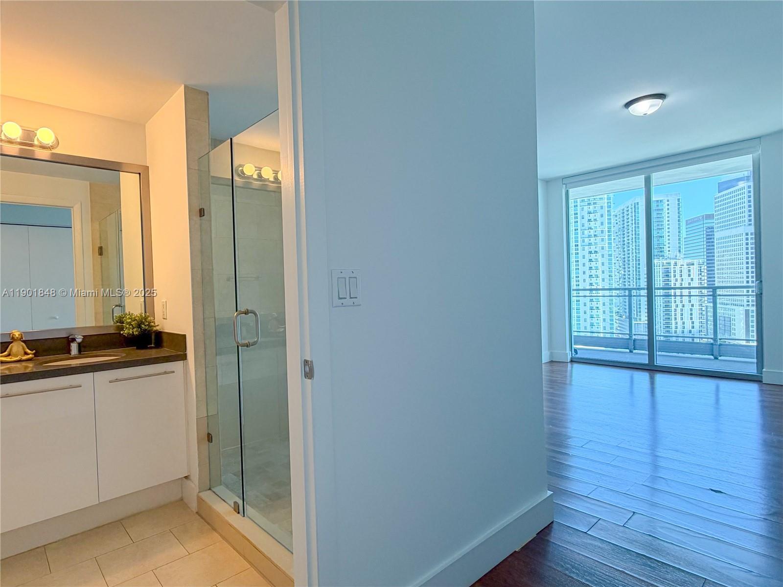 90 SW 3rd St #2401, Miami FL 33130
