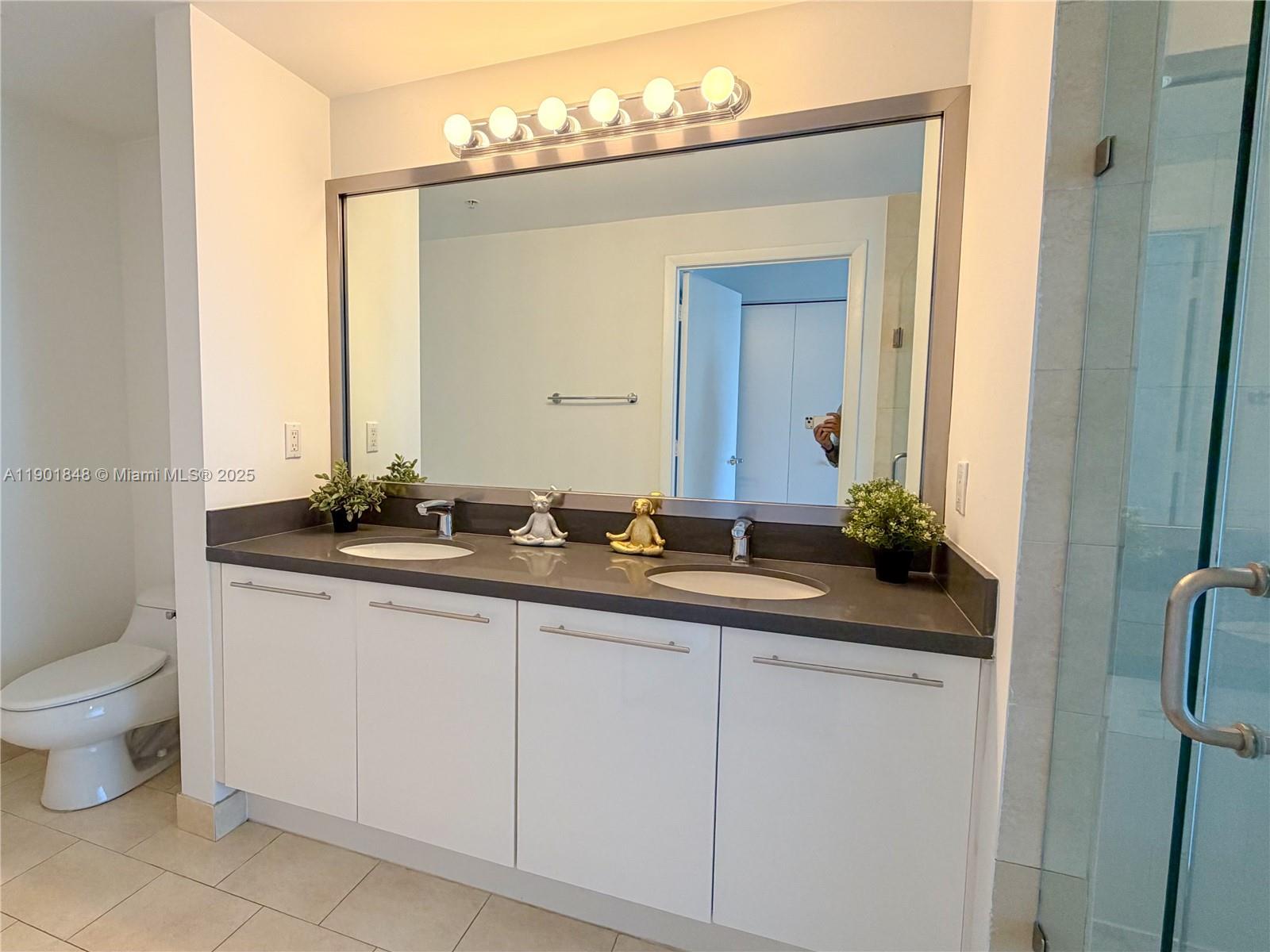 90 SW 3rd St #2401, Miami FL 33130