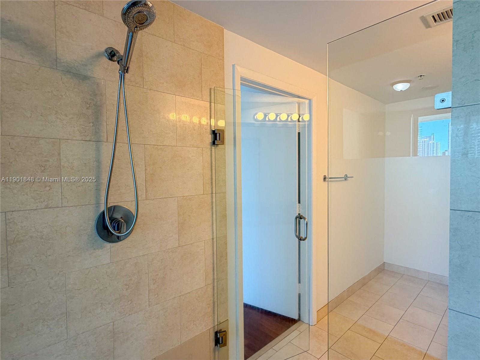 90 SW 3rd St #2401, Miami FL 33130