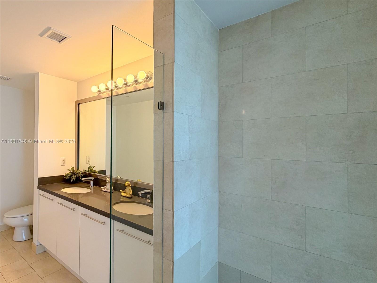 90 SW 3rd St #2401, Miami FL 33130