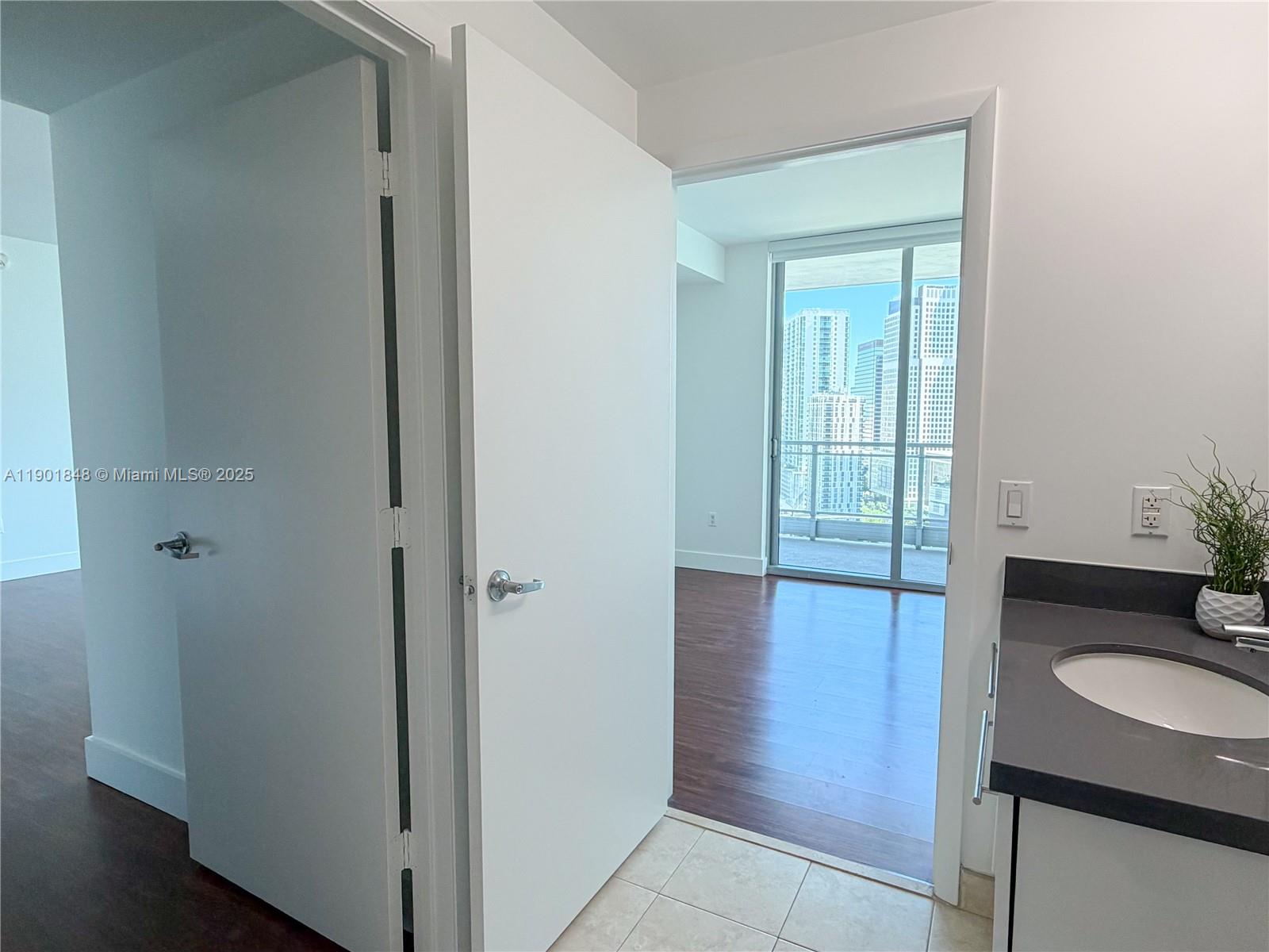 90 SW 3rd St #2401, Miami FL 33130