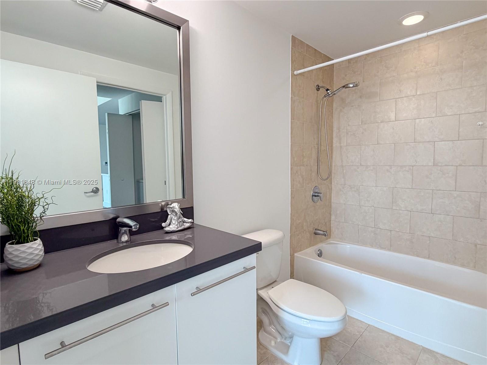 90 SW 3rd St #2401, Miami FL 33130