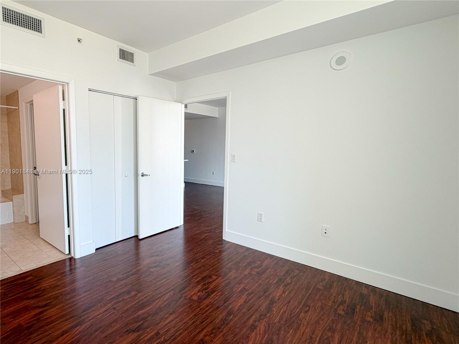 90 SW 3rd St #2401, Miami FL 33130