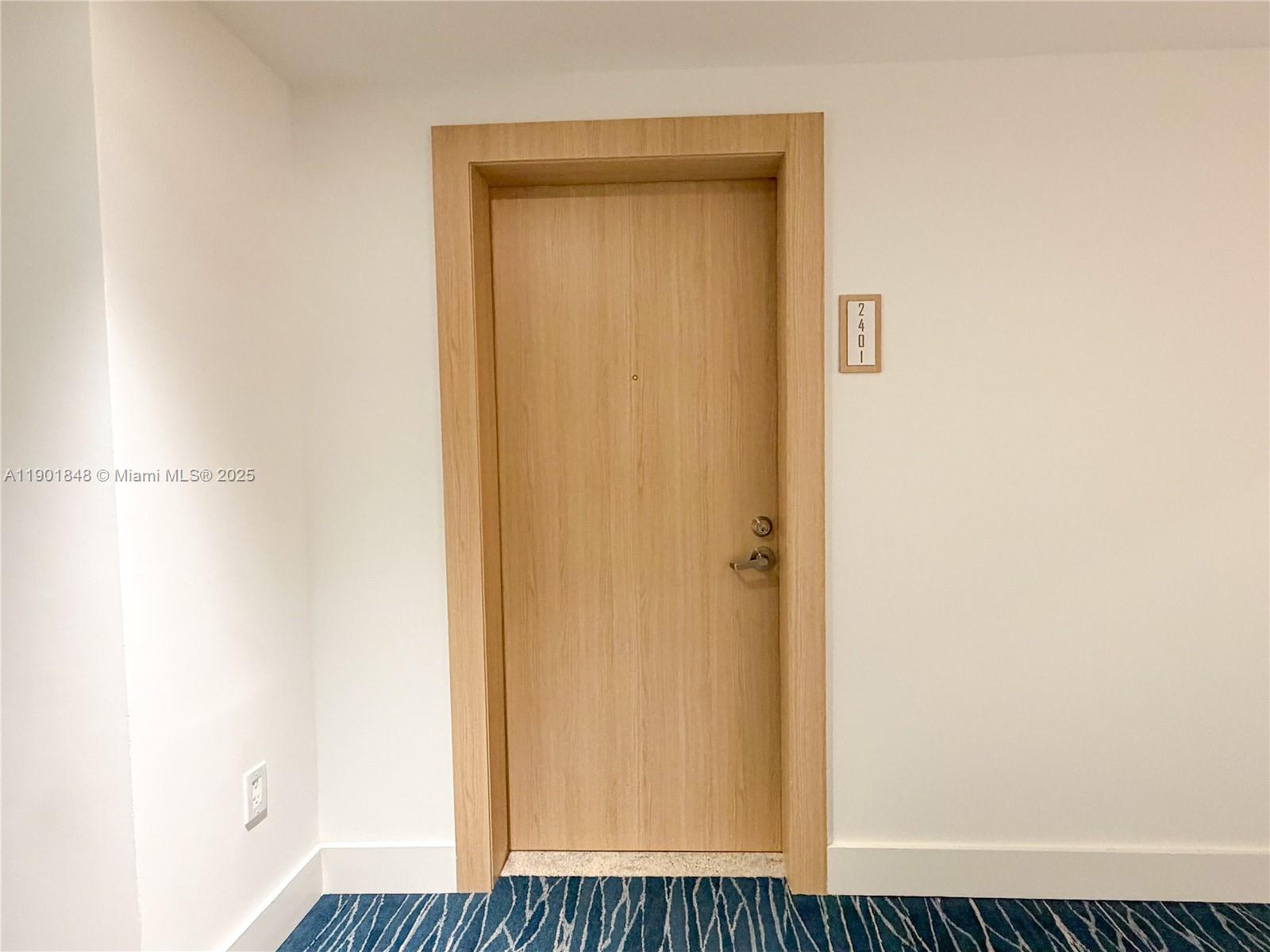 90 SW 3rd St #2401, Miami FL 33130
