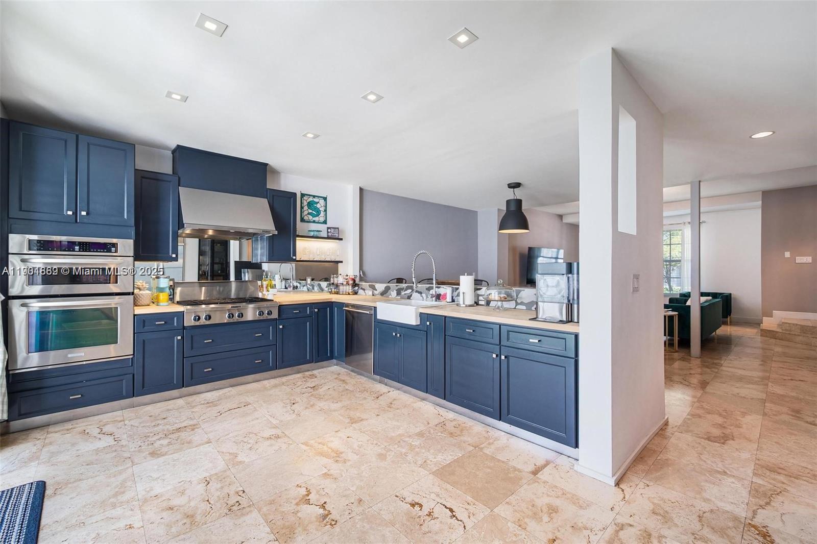 7765 SW 54th Ct #7765, Miami FL 33143