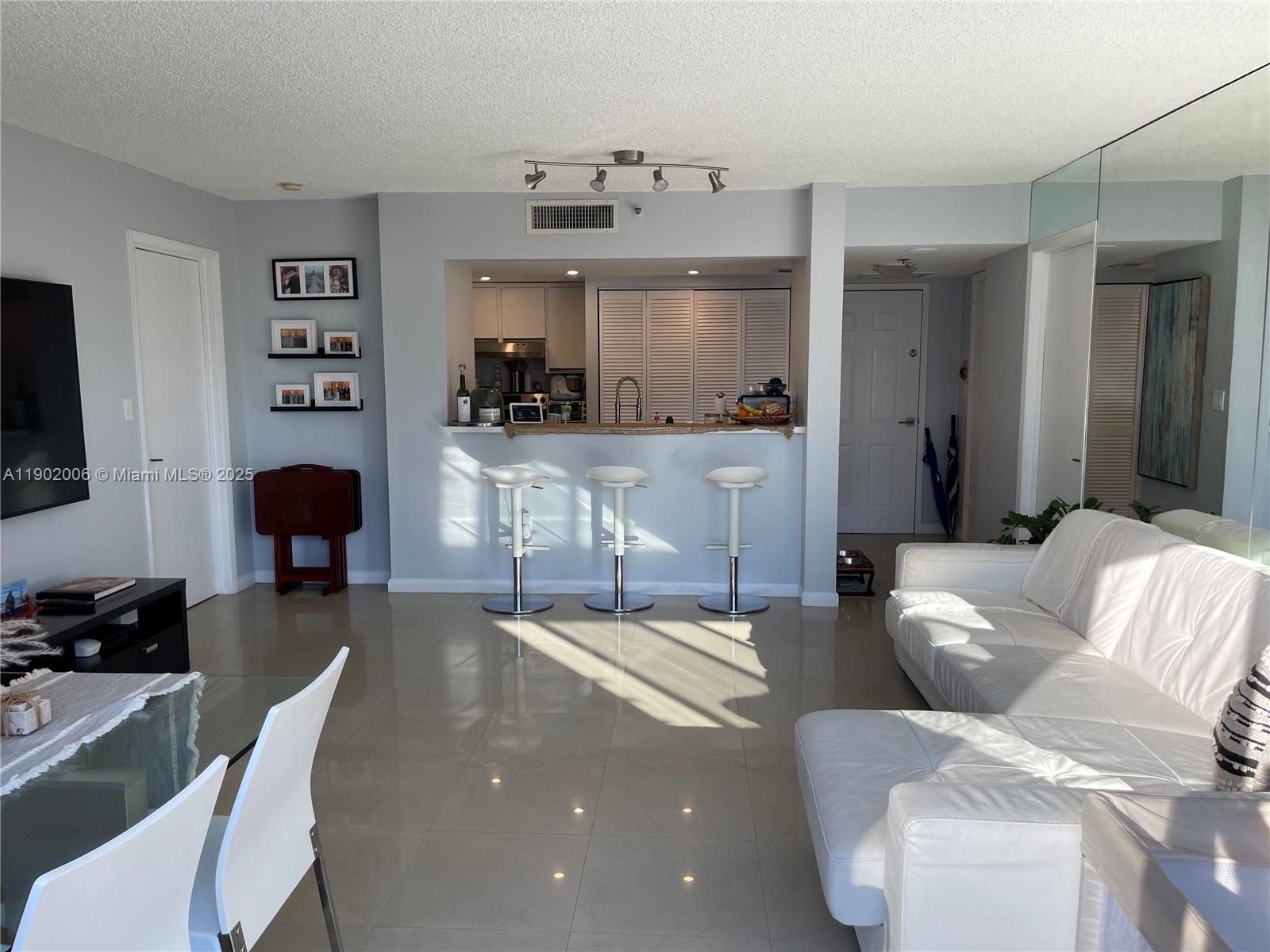 540 Brickell Key Dr #711, Miami FL 33131