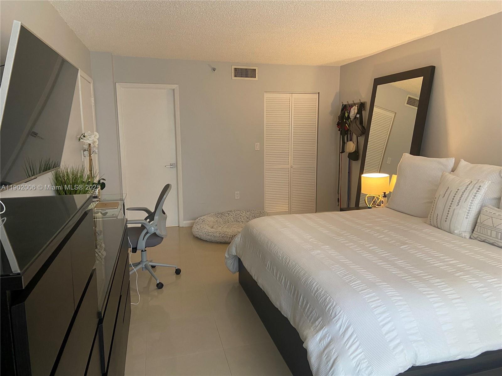 540 Brickell Key Dr #711, Miami FL 33131