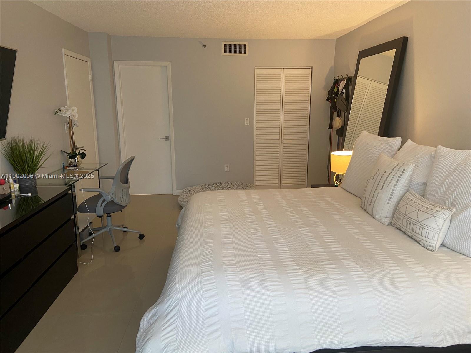 540 Brickell Key Dr #711, Miami FL 33131