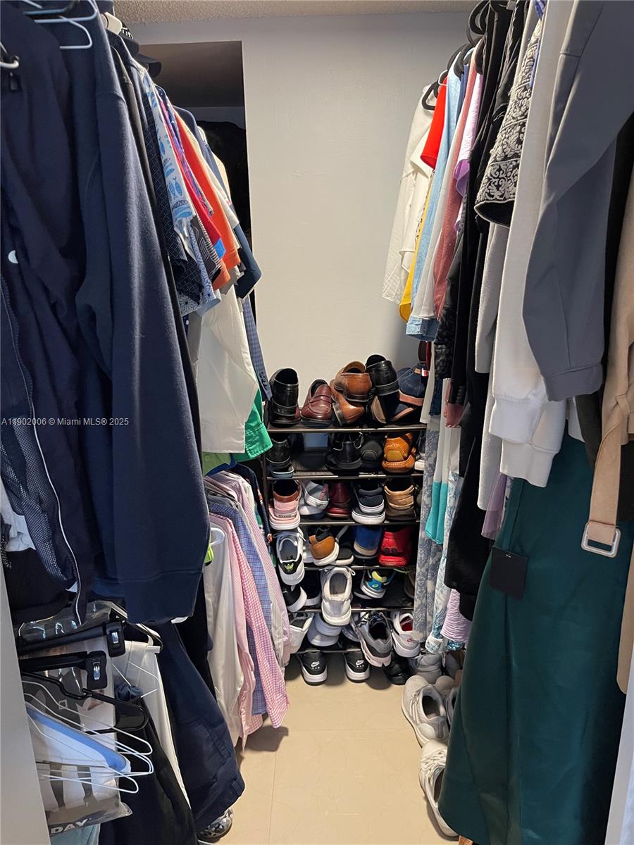 540 Brickell Key Dr #711, Miami FL 33131