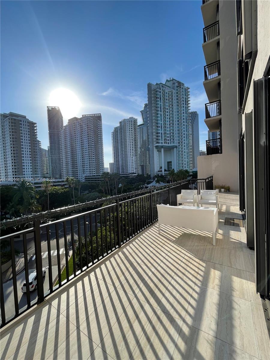 540 Brickell Key Dr #711, Miami FL 33131