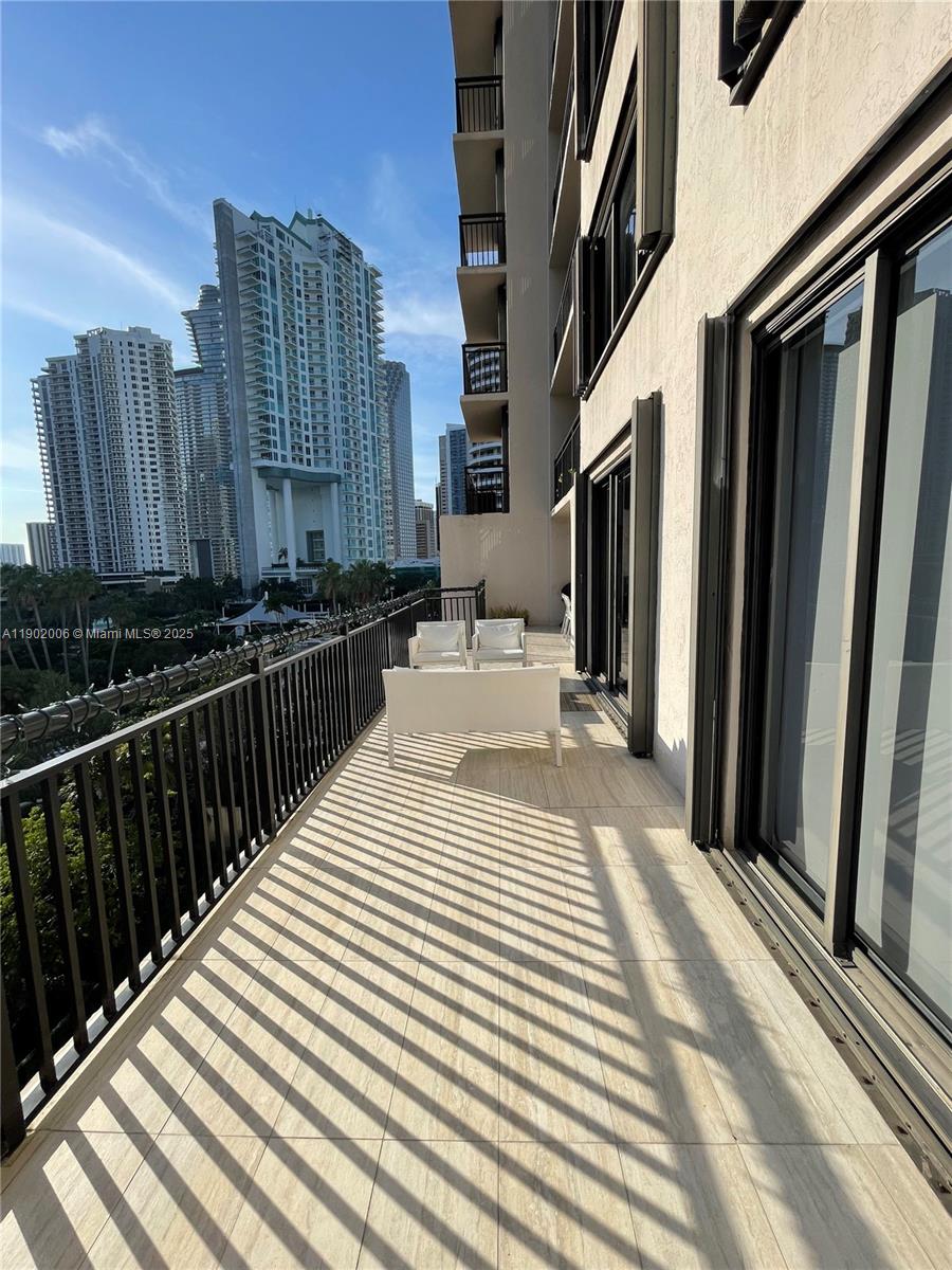 540 Brickell Key Dr #711, Miami FL 33131