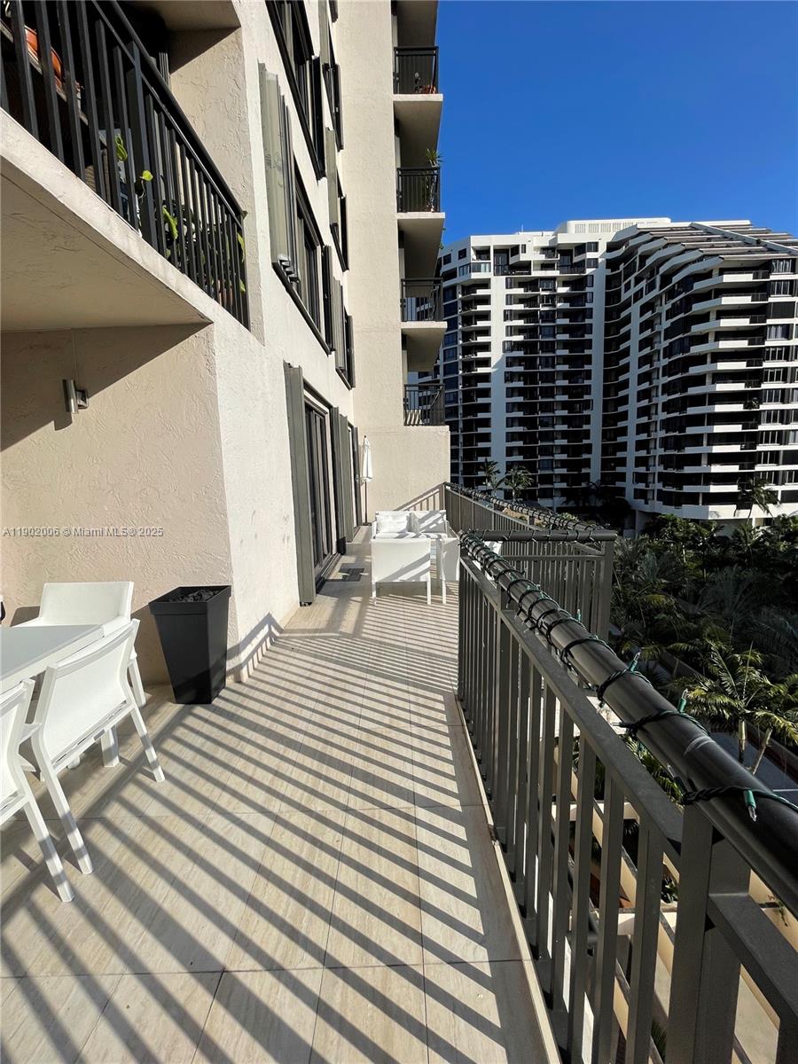 540 Brickell Key Dr #711, Miami FL 33131