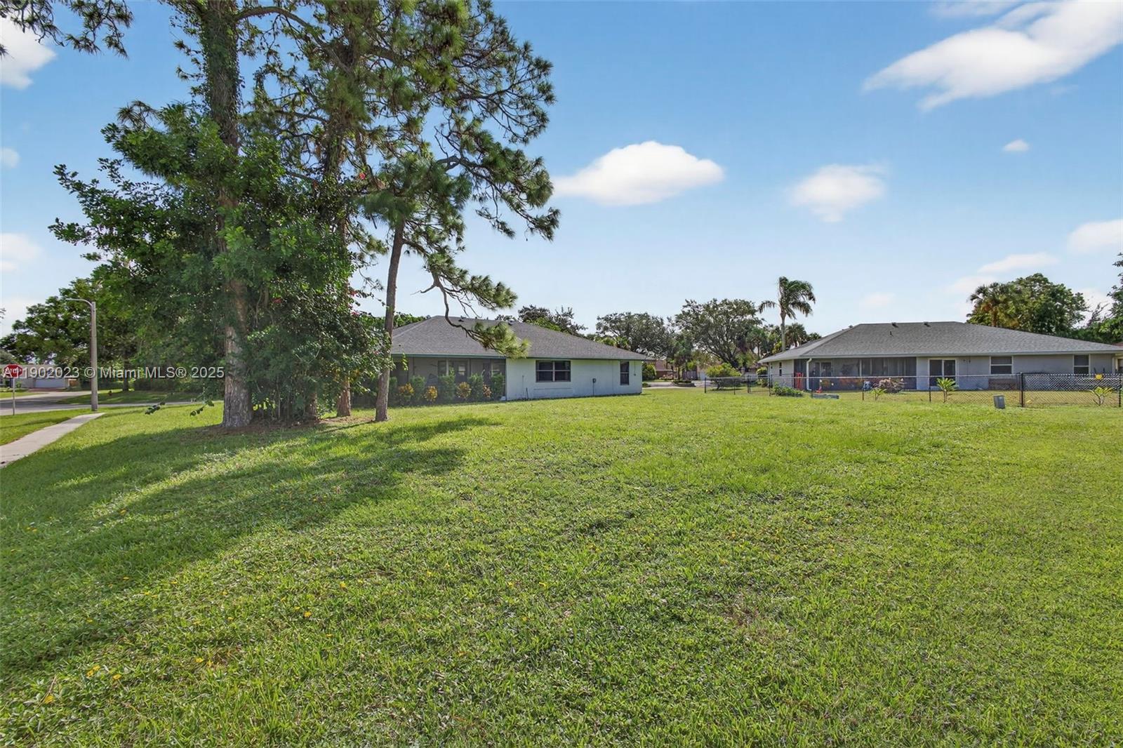100 Miramar Ave, Royal Palm Beach FL 33411