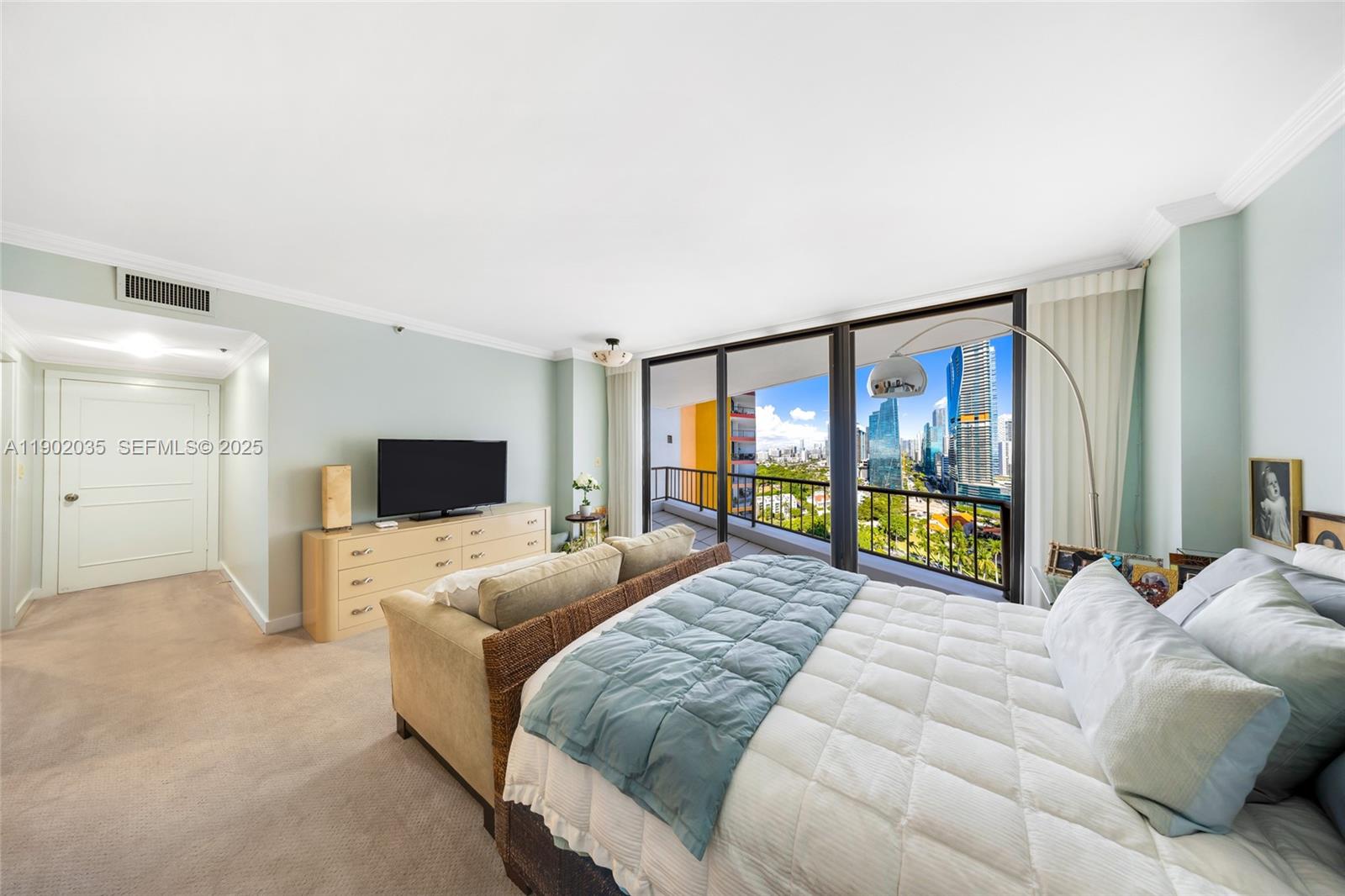 1581 Brickell Ave #2104, Miami FL 33129