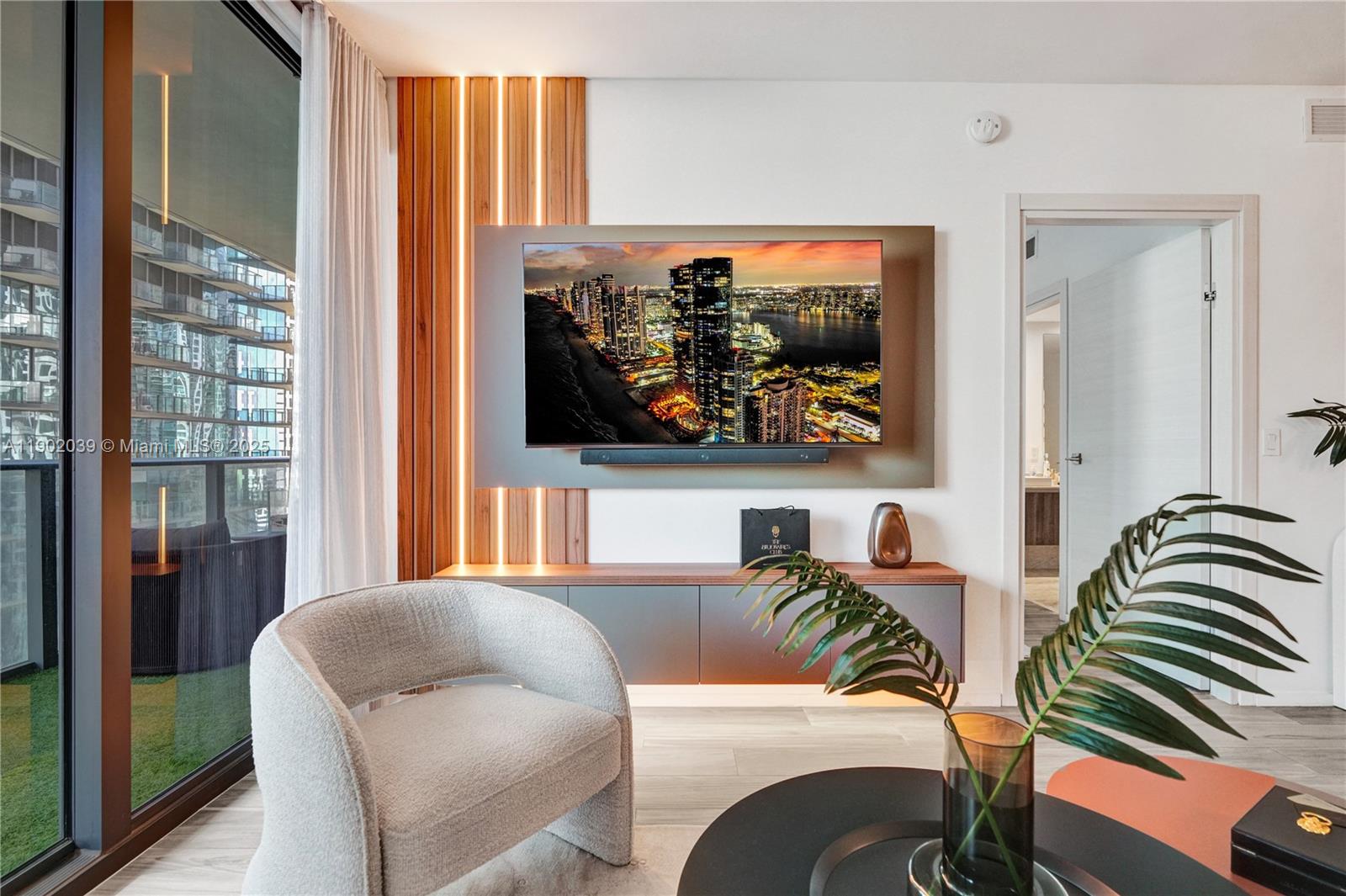 801 S Miami Ave #2107, Miami FL 33130