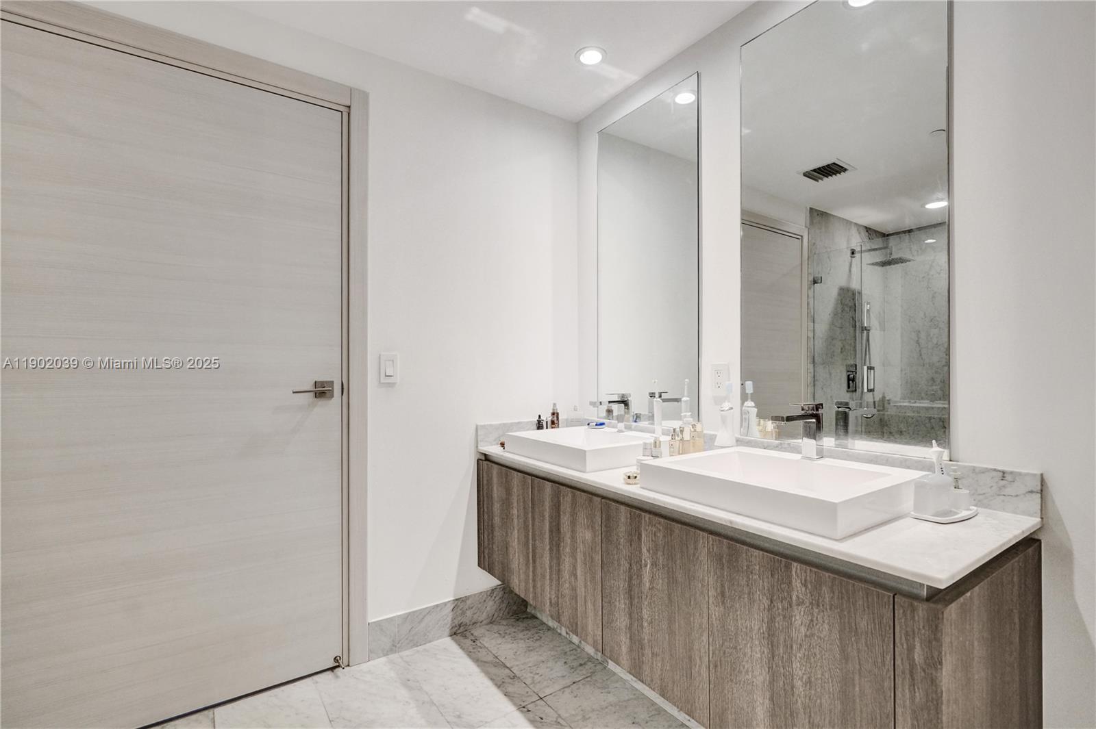 801 S Miami Ave #2107, Miami FL 33130