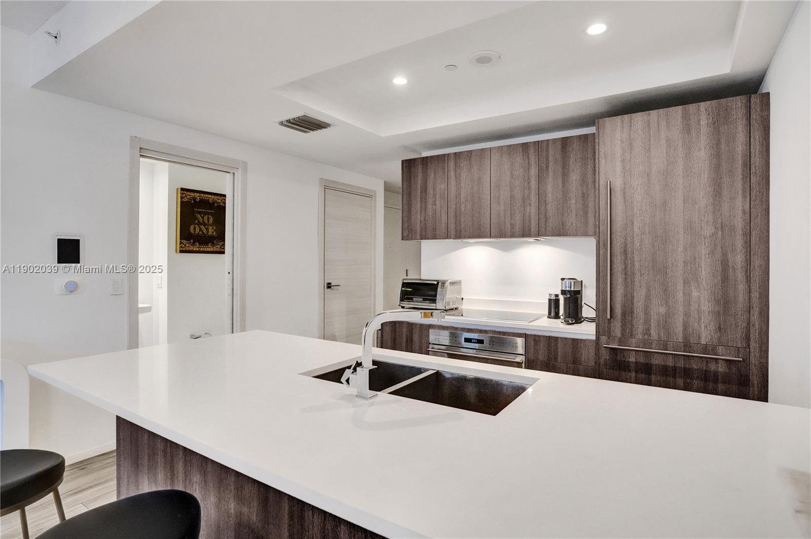 801 S Miami Ave #2107, Miami FL 33130