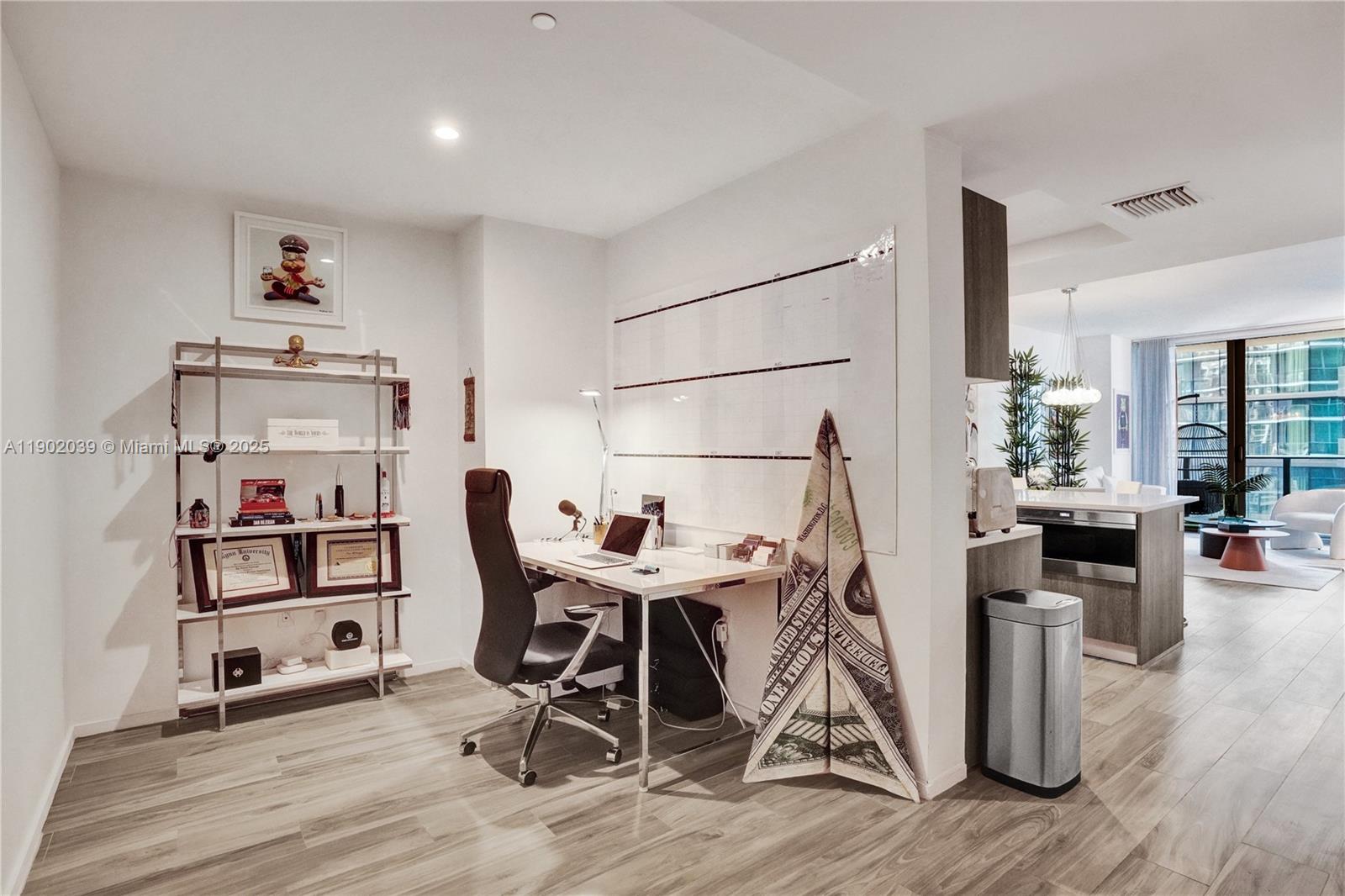 801 S Miami Ave #2107, Miami FL 33130