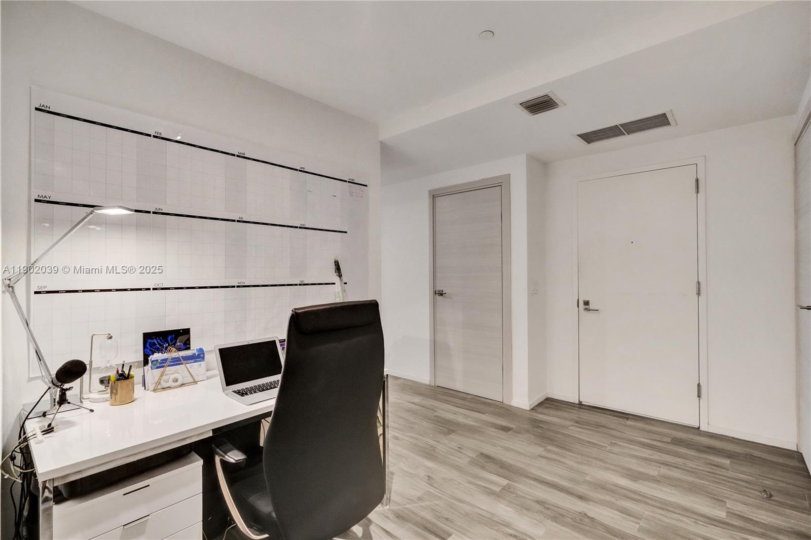801 S Miami Ave #2107, Miami FL 33130