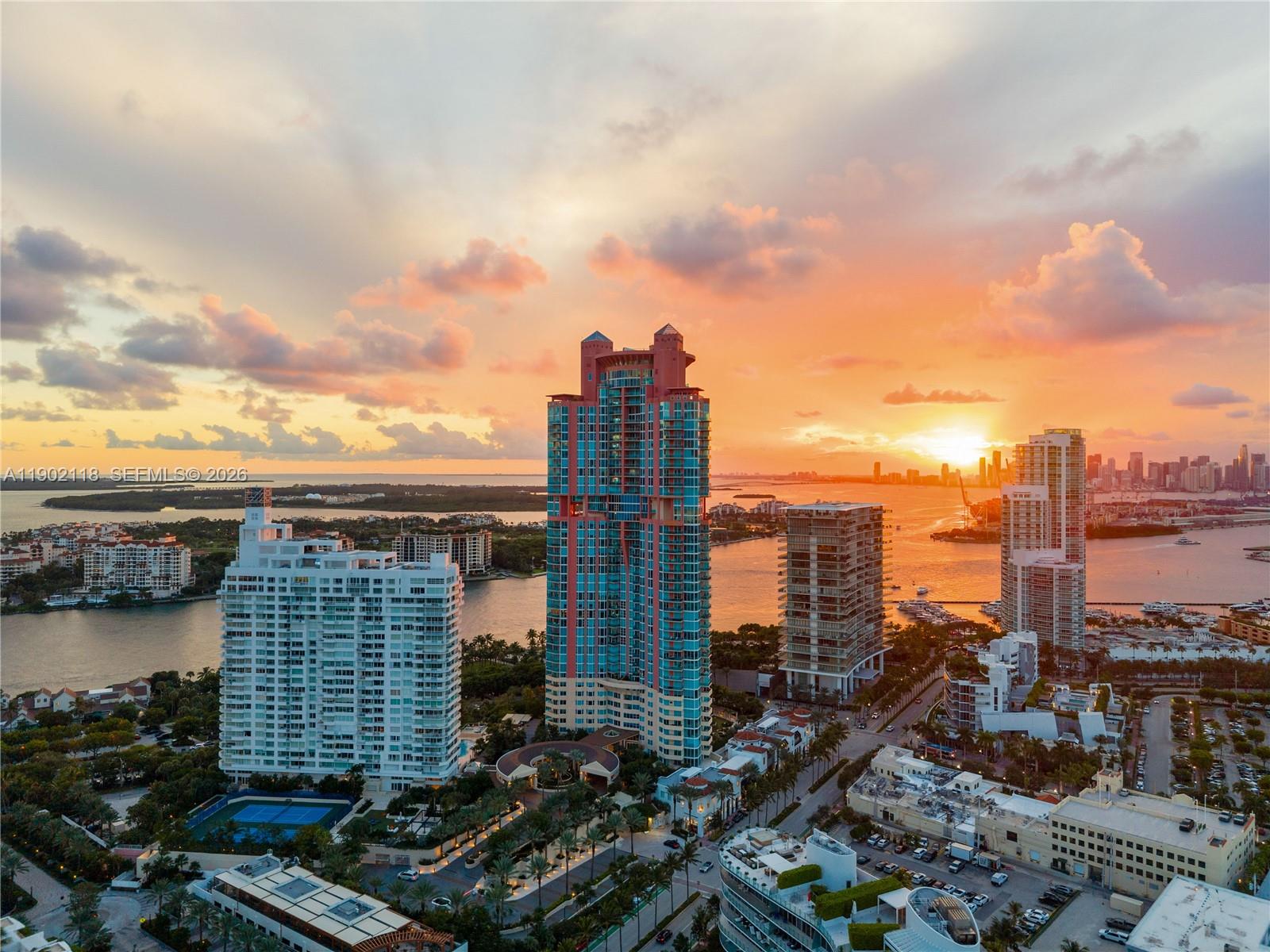 300 S Pointe Dr #TH 3103, Miami Beach FL 33139