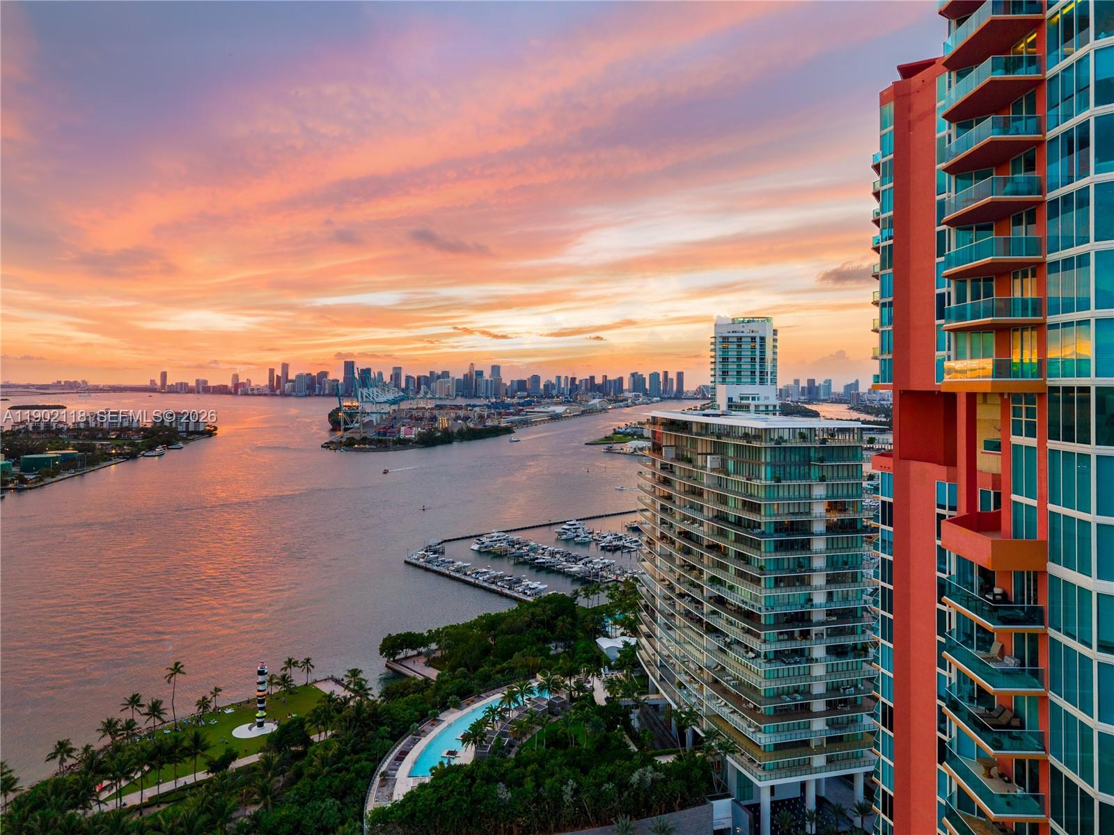 300 S Pointe Dr #TH 3103, Miami Beach FL 33139