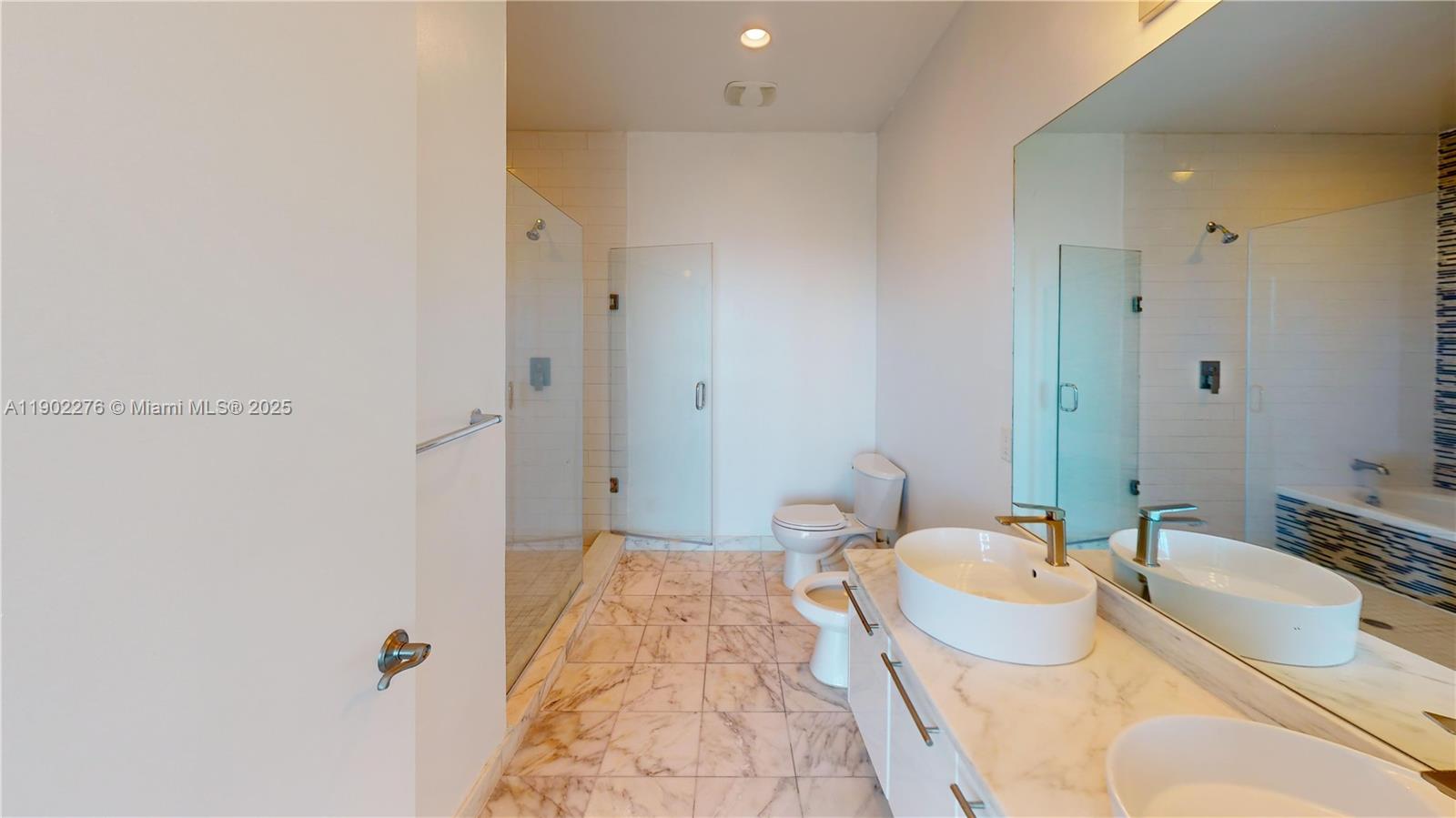 888 Biscayne Blvd #4704, Miami FL 33132