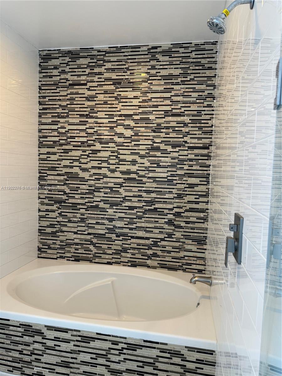 888 Biscayne Blvd #4704, Miami FL 33132