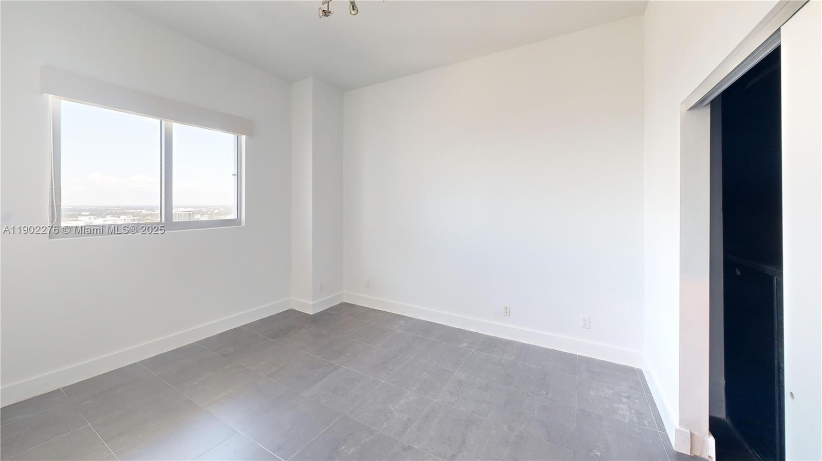 888 Biscayne Blvd #4704, Miami FL 33132