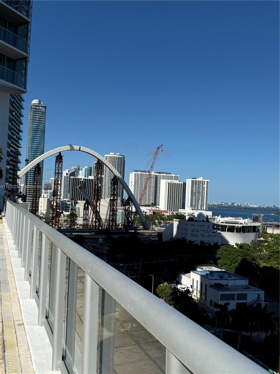 888 Biscayne Blvd #4704, Miami FL 33132