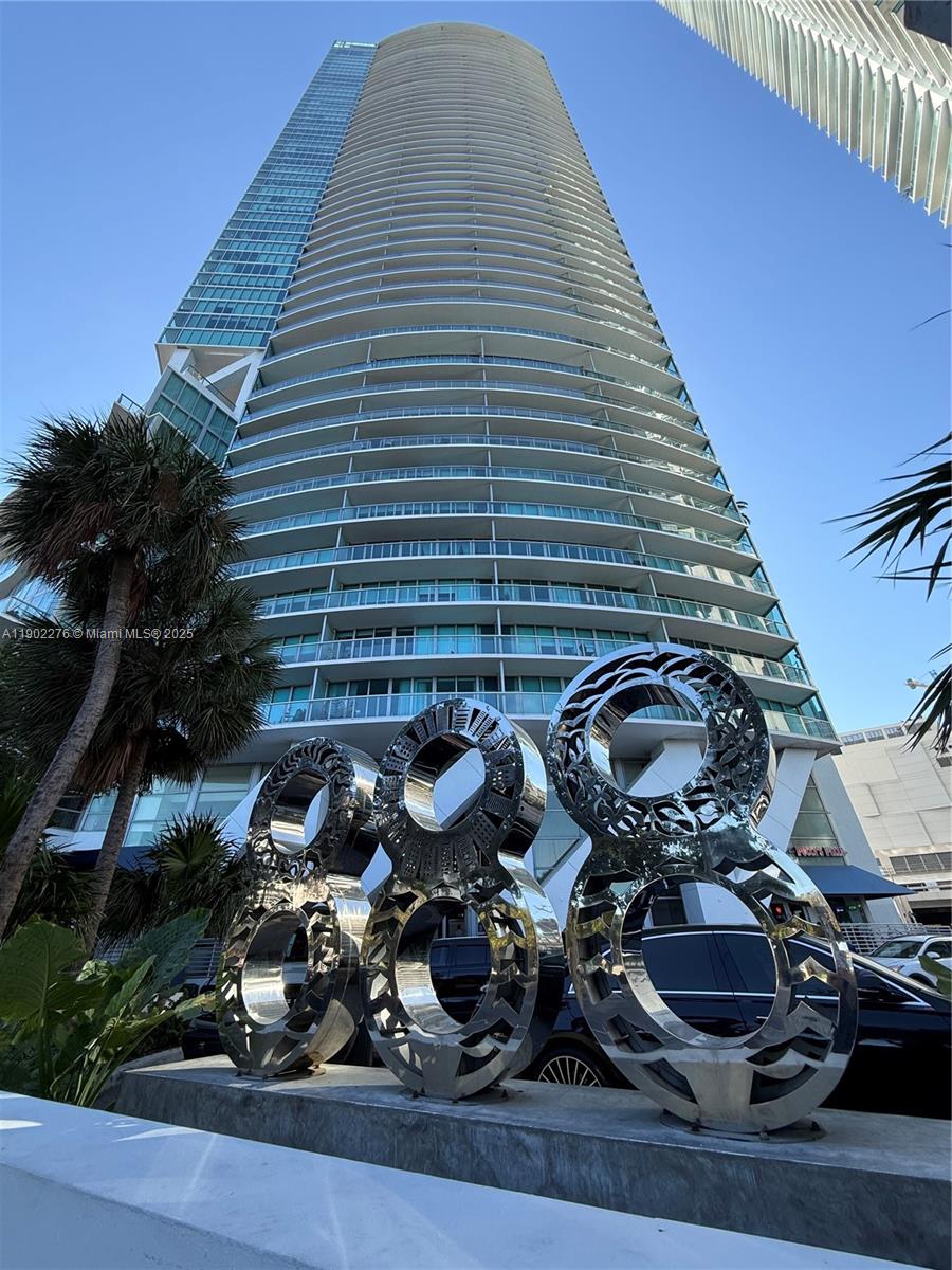 888 Biscayne Blvd #4704, Miami FL 33132