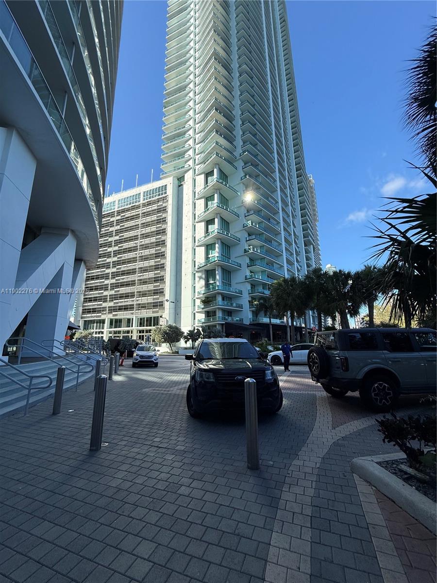 888 Biscayne Blvd #4704, Miami FL 33132